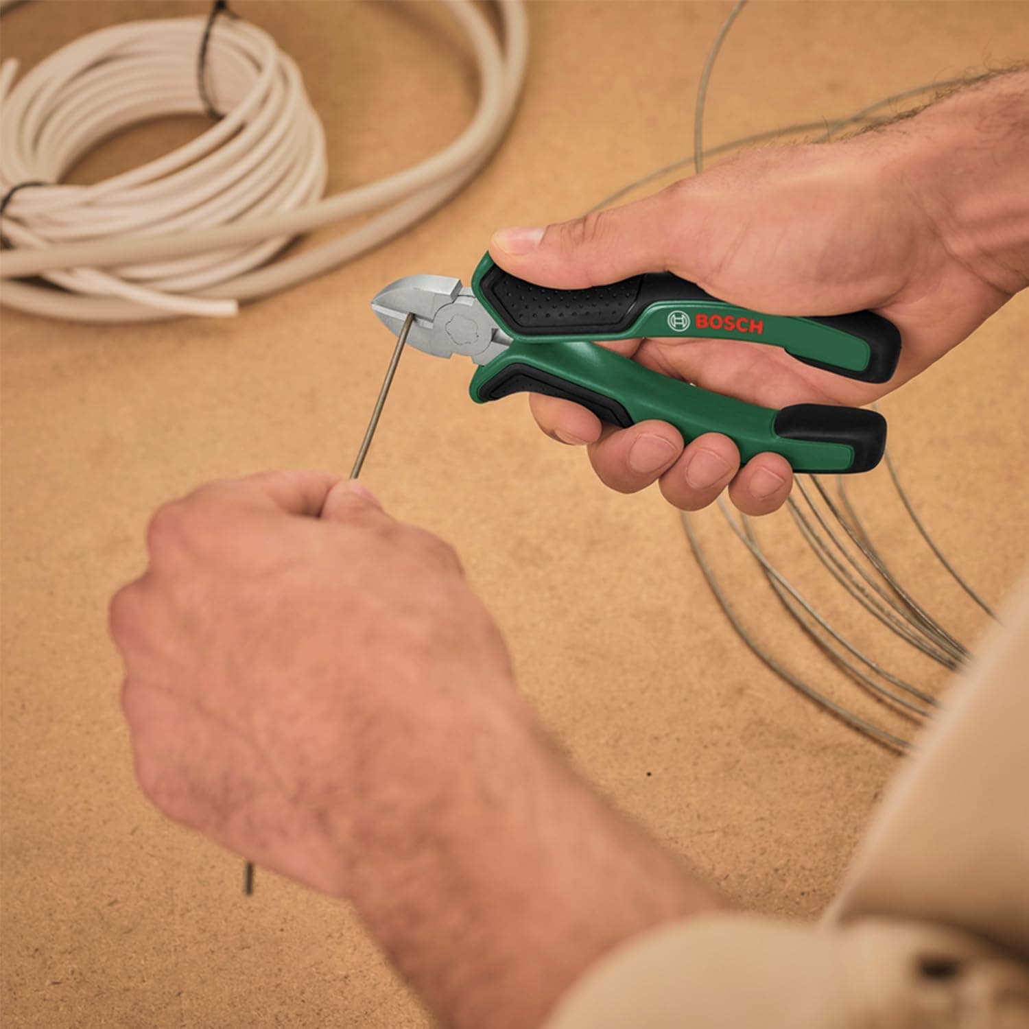 انبر دیاگونال کناری Bosch 160mm انبر دیاگونال کناری Bosch 160mm