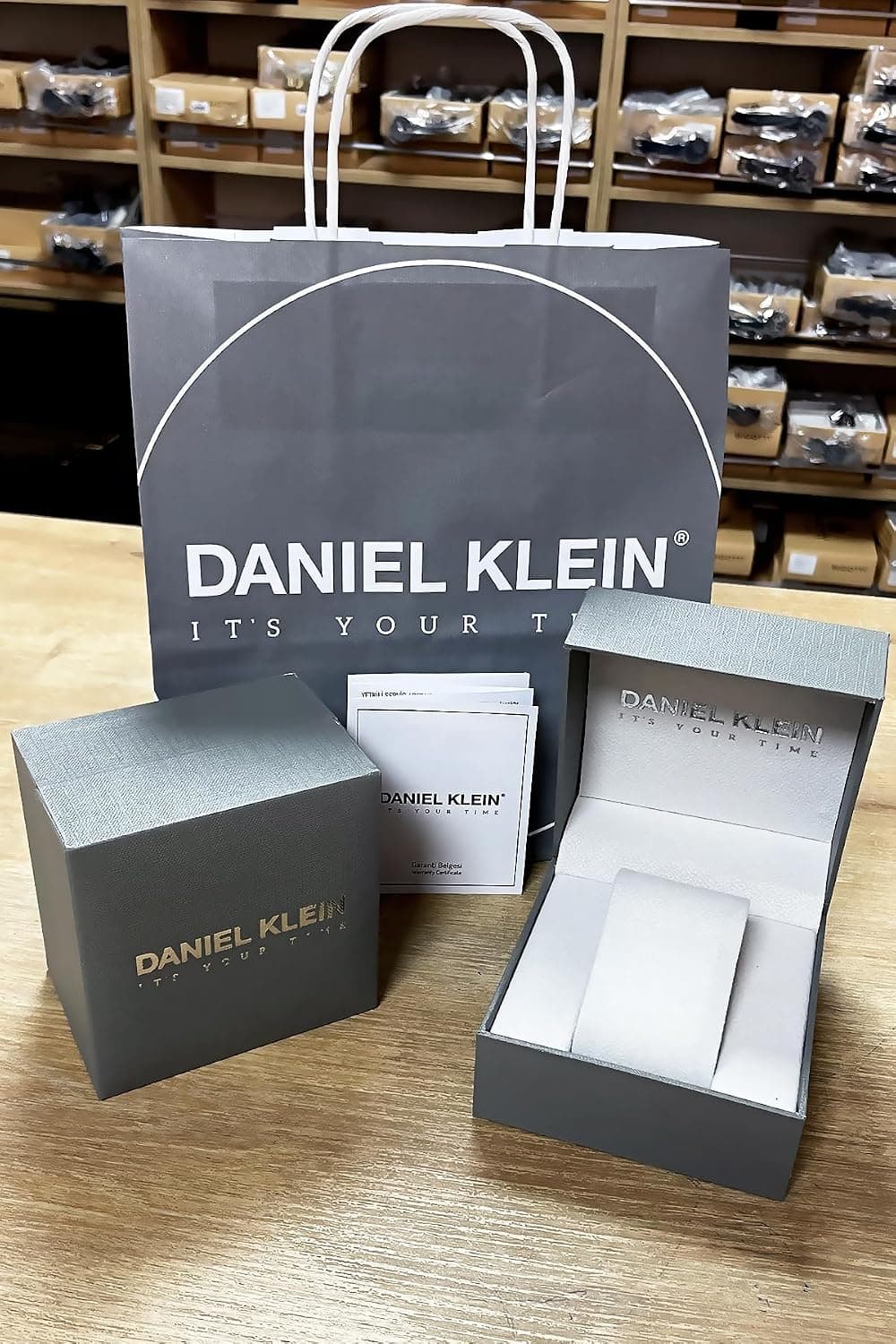 ساعت مردانه Daniel Klein Exclusive ضد آب 3 ATM نقرهای بند فولادی مدل DKE2124C2 ساعت مردانه Daniel Klein Exclusive ضد آب 3 ATM نقرهای بند فولادی مدل DKE2124C2