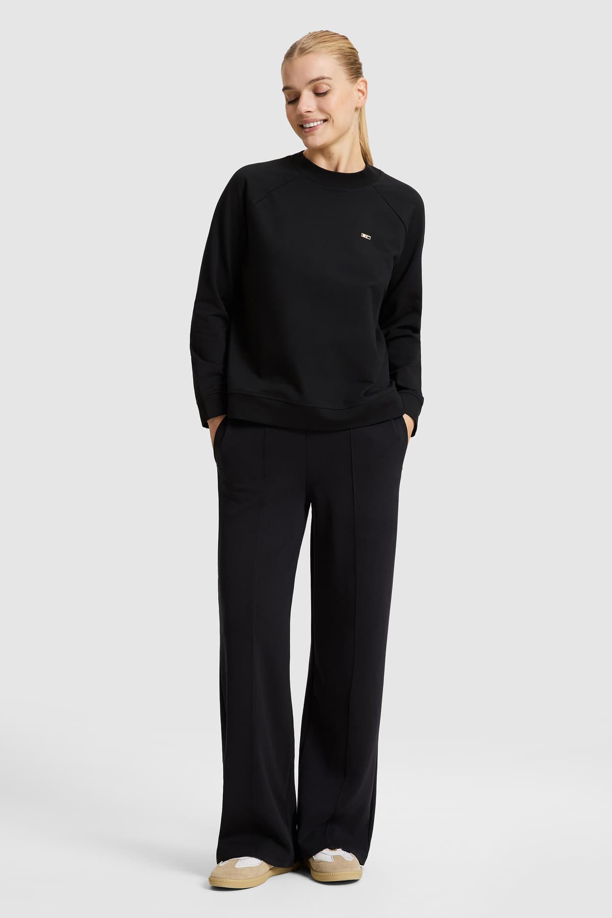 سوئیشرت زنانه U.S. Polo Assn. مشکی بیسیک مدل 50328980-VR046 سوئیشرت زنانه U.S. Polo Assn. مشکی بیسیک مدل 50328980-VR046