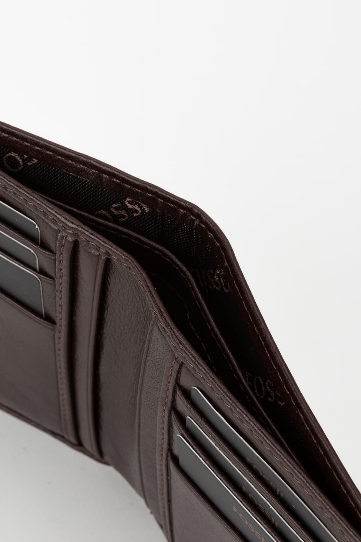 کیف پول مردانه Fossil چرم طبیعی %100 با جای کارت اضافی کیف پول مردانه Fossil چرم طبیعی %100 با جای کارت اضافی