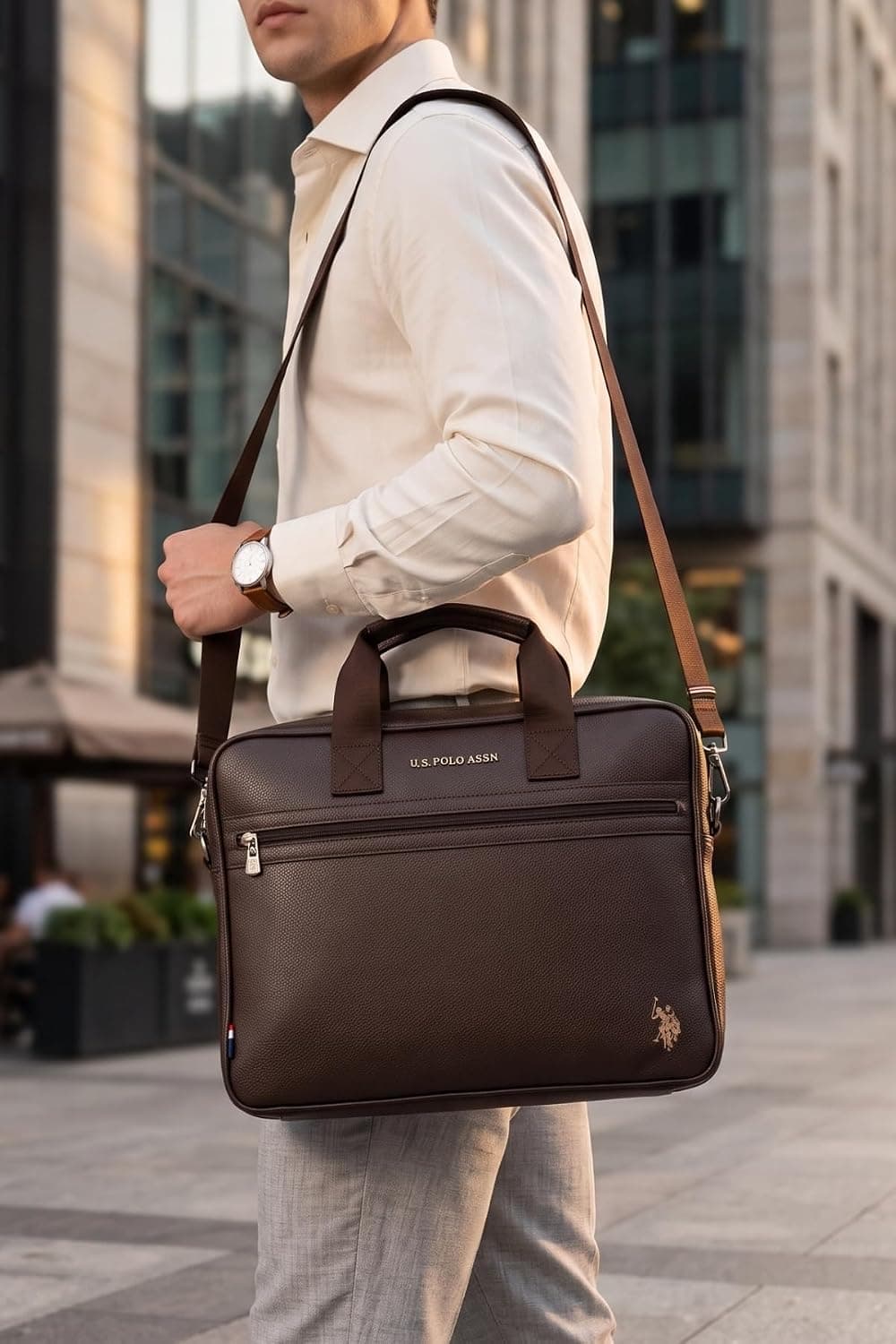 کیف لپتاپ و اسناد با بند دوشی U.S. POLO ASSN. قهوهای مدل 25029-25030 کیف لپتاپ و اسناد با بند دوشی U.S. POLO ASSN. قهوهای مدل 25029-25030