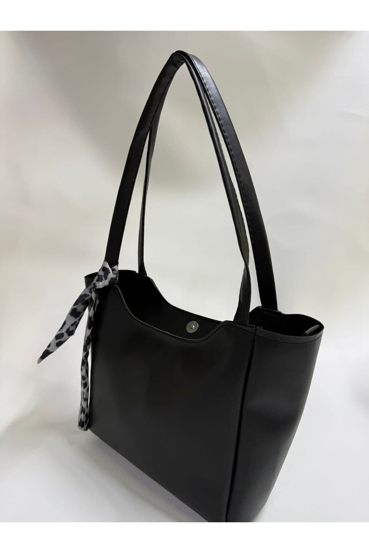 کیف دستی و دوشی شاپر زنانه Judour Bags مشکی با شال تزئینی و زیپ کیف دستی و دوشی شاپر زنانه Judour Bags مشکی با شال تزئینی و زیپ