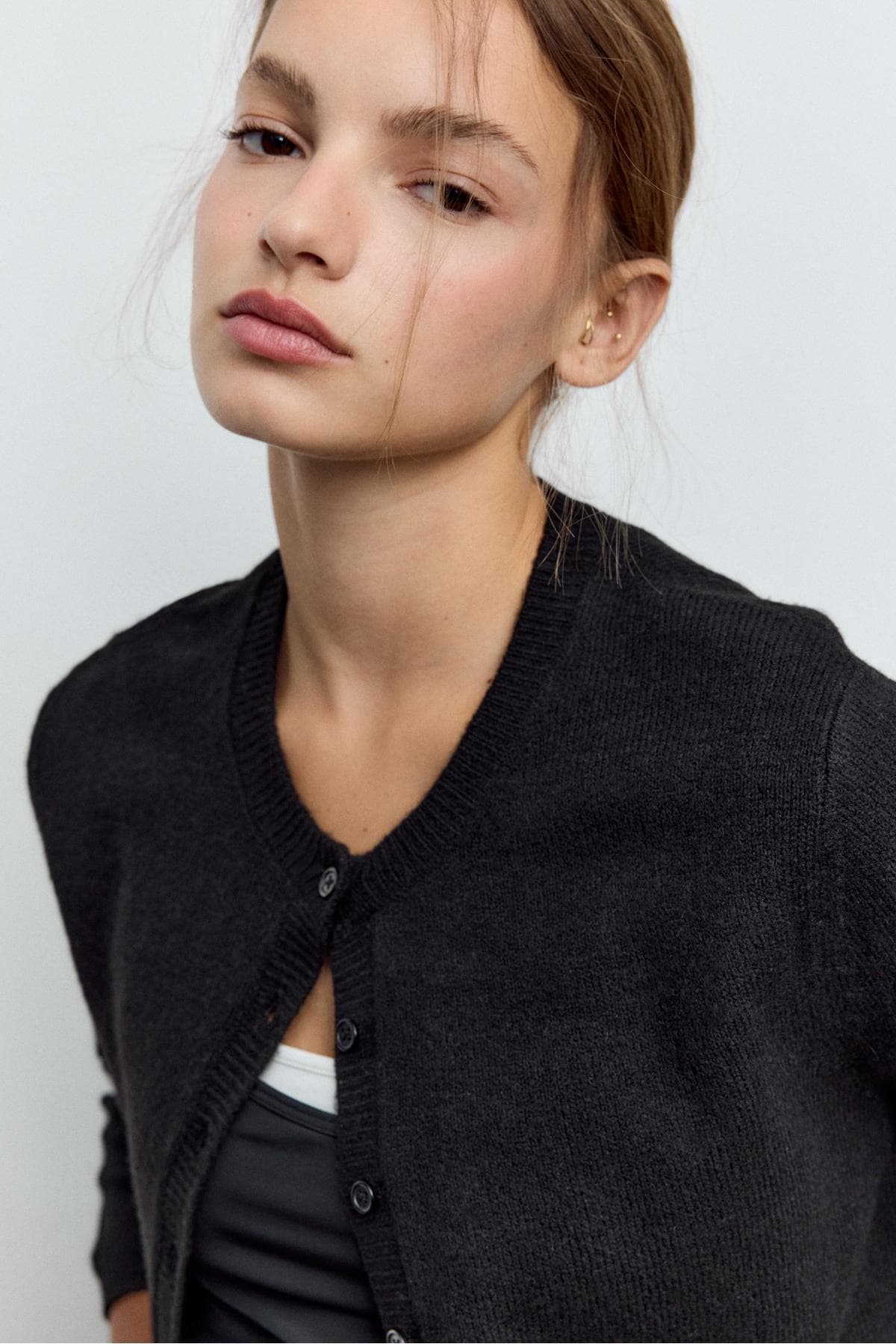 کاردیگان زنانه Stradivarius بافت نرم دکمهدار کاردیگان زنانه Stradivarius بافت نرم دکمهدار