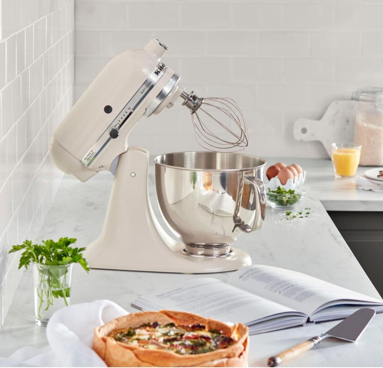 میکسر استند KitchenAid مدل Artisan 4,8 L 5KSM125 رنگ میلکشیک EMH میکسر استند KitchenAid مدل Artisan 4,8 L 5KSM125 رنگ میلکشیک EMH