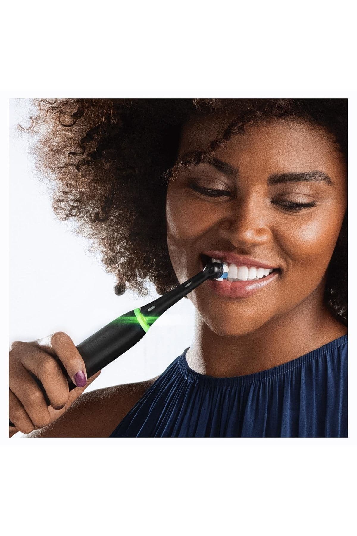 مسواک برقی شارژی Oral-B مشکی مدل Io 4 مسواک برقی شارژی Oral-B مشکی مدل Io 4