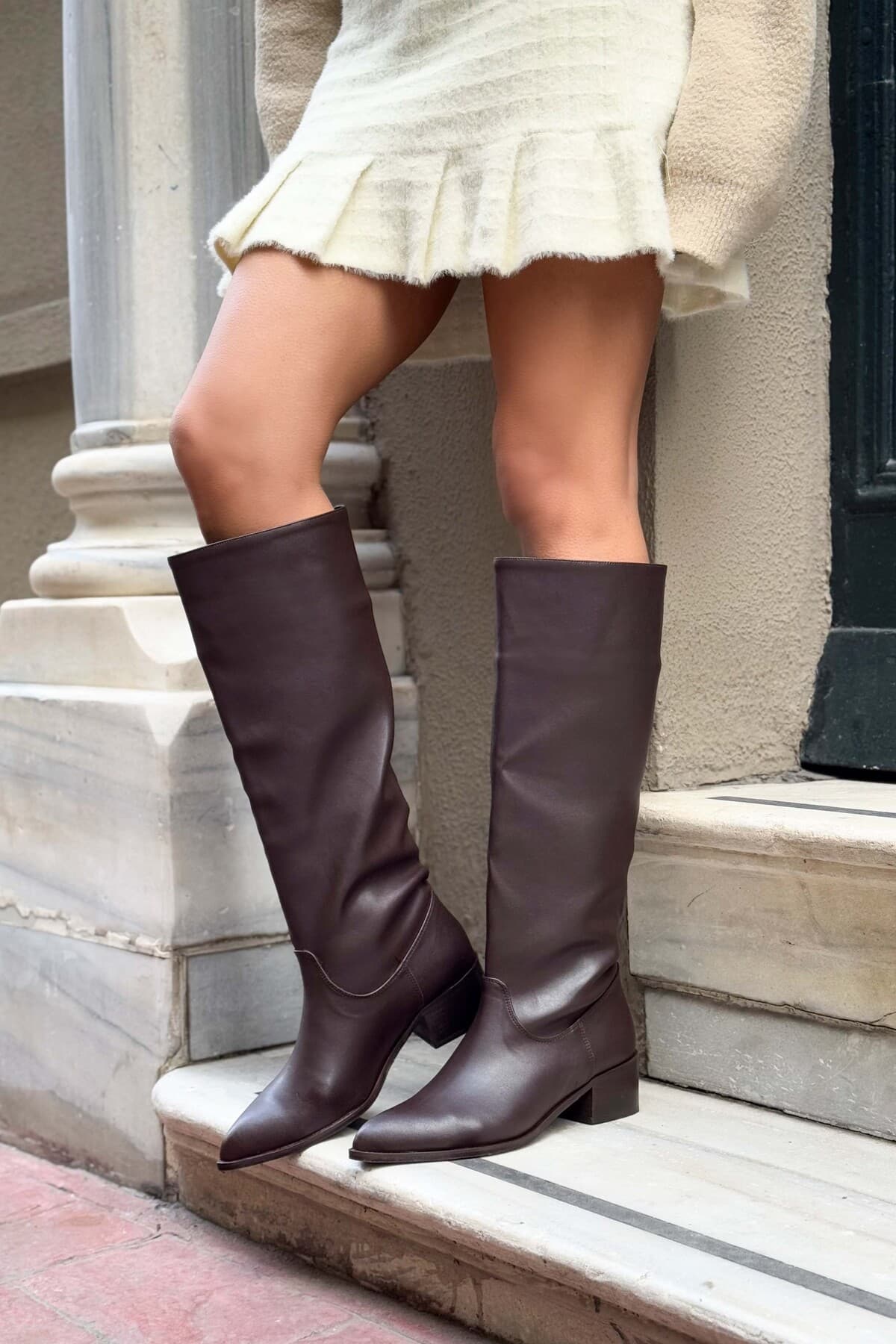 بوت سواری زنانه Nişantaşı Shoes قهوهای مات نوکتیز پاشنه بلوکی مدل Herbert بوت سواری زنانه Nişantaşı Shoes قهوهای مات نوکتیز پاشنه بلوکی مدل Herbert