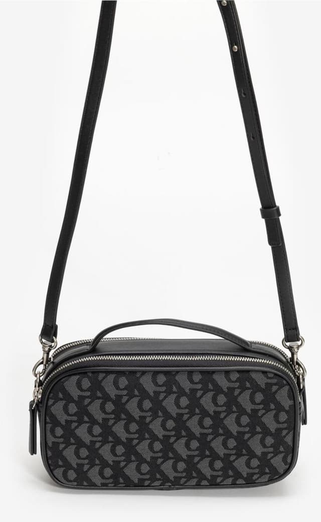 کیف دوشی زنانه Calvin Klein مشکی مدل LV04K3185G کیف دوشی زنانه Calvin Klein مشکی مدل LV04K3185G