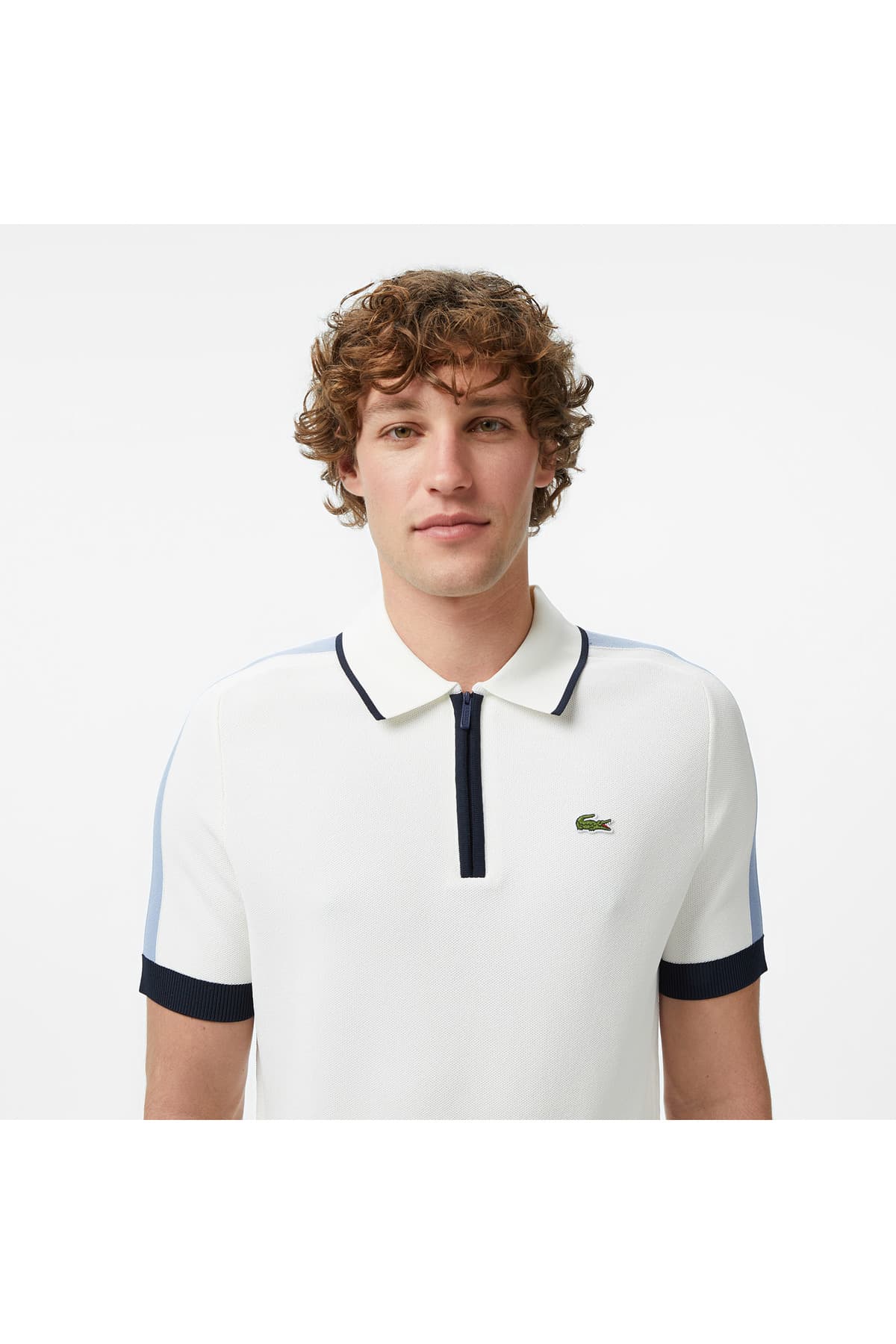 بافت مردانه Lacoste فیت کلاسیک آستین کوتاه یقه نیمزیپ سفید بافت مردانه Lacoste فیت کلاسیک آستین کوتاه یقه نیمزیپ سفید