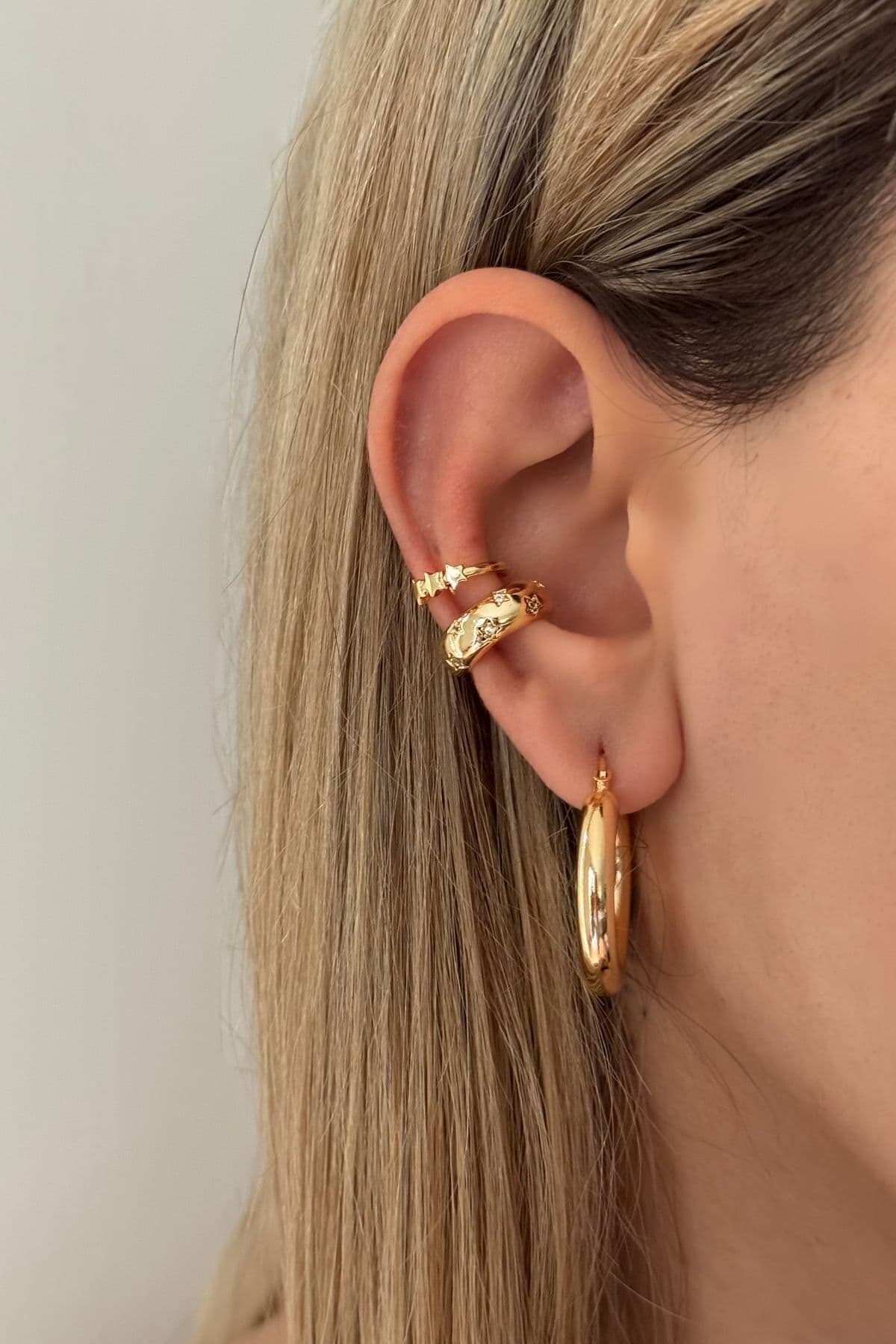 ست ایرکاف زنانه Lavian Accessories طلایی با نگین زیرکن ستارهای 2 عددی ست ایرکاف زنانه Lavian Accessories طلایی با نگین زیرکن ستارهای 2 عددی