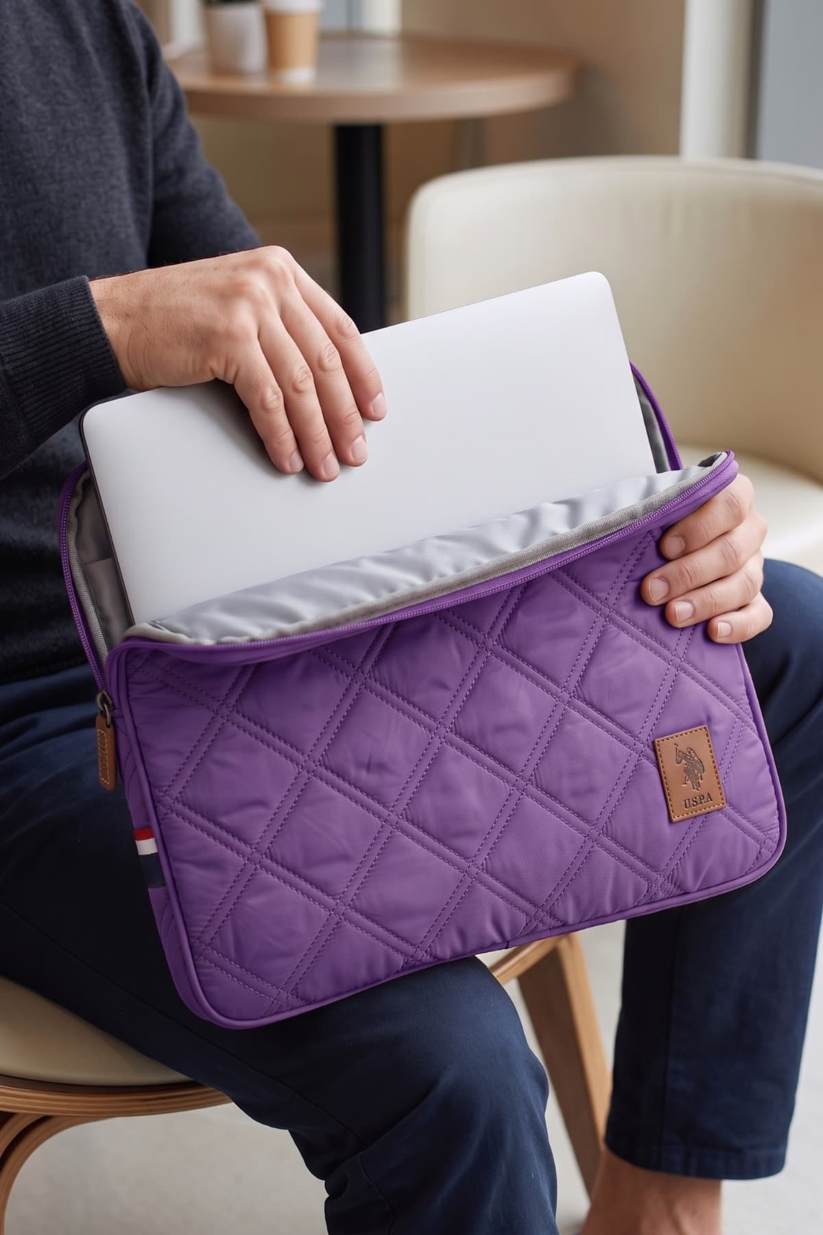 کیف تبلت زنانه U.S. Polo Assn. Macbook Air Pro 13 13.3 اینچ مدل 22476-78-81-79-80 کیف تبلت زنانه U.S. Polo Assn. Macbook Air Pro 13 13.3 اینچ مدل 22476-78-81-79-80