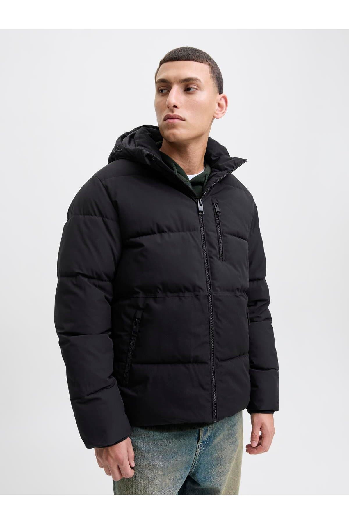 ژاکت پفی مردانه Jack & Jones مشکی مدل JJEOWEN ژاکت پفی مردانه Jack & Jones مشکی مدل JJEOWEN