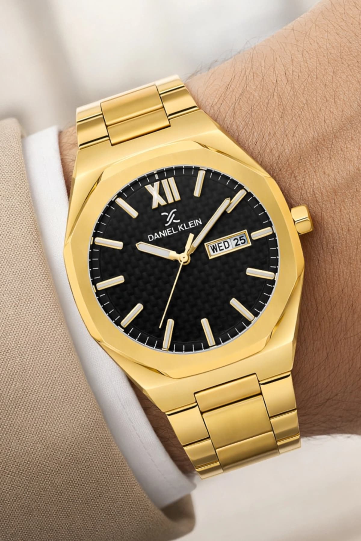 ساعت مچی مردانه Daniel Klein فولادی تقویمدار طلایی همراه دستبند مدل zmdk1207 ساعت مچی مردانه Daniel Klein فولادی تقویمدار طلایی همراه دستبند مدل zmdk1207