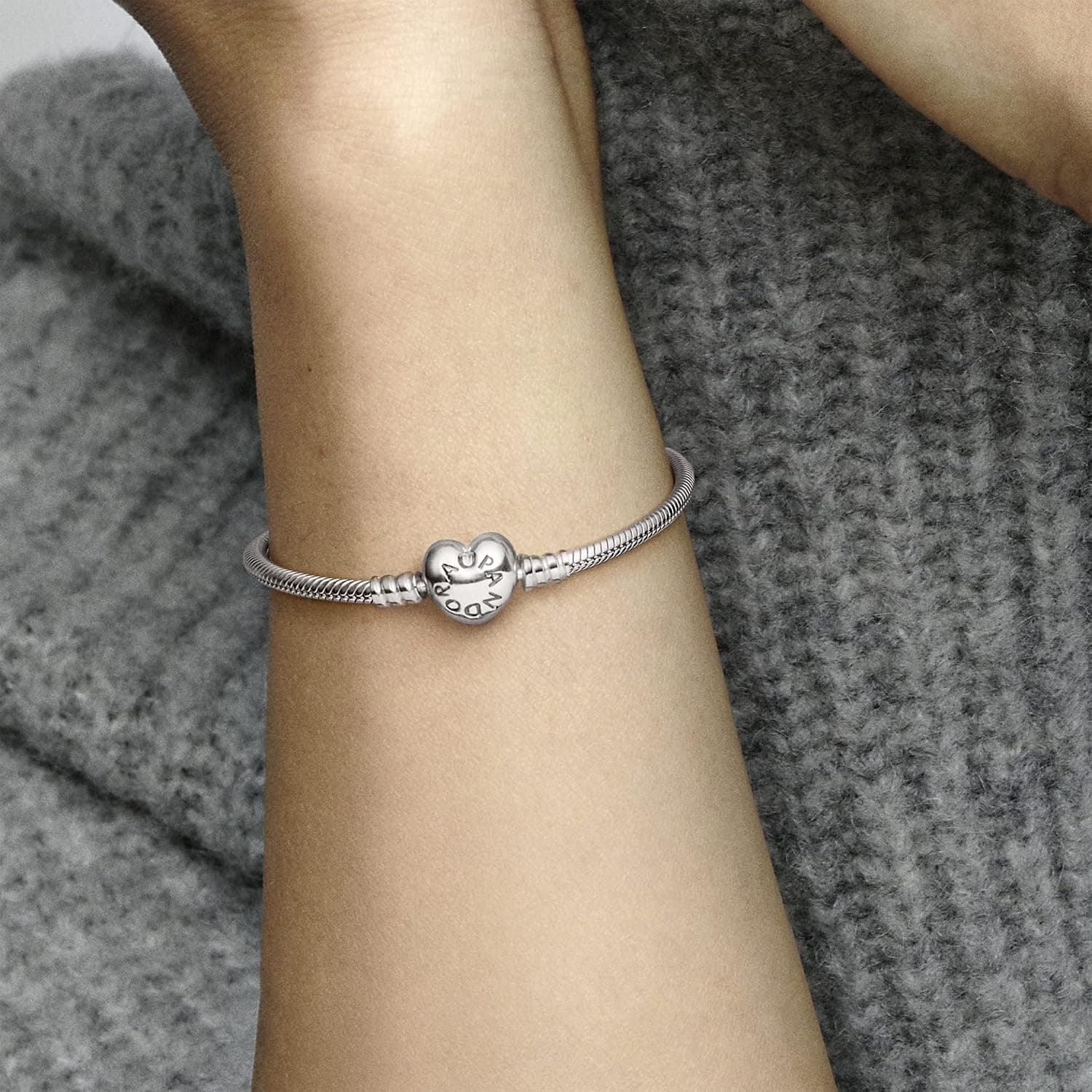 دستبند زنانه PANDORA Moments نقره استرلینگ قفل قلبی زنجیر مار برای آویز 16 CM دستبند زنانه PANDORA Moments نقره استرلینگ قفل قلبی زنجیر مار برای آویز 16 CM