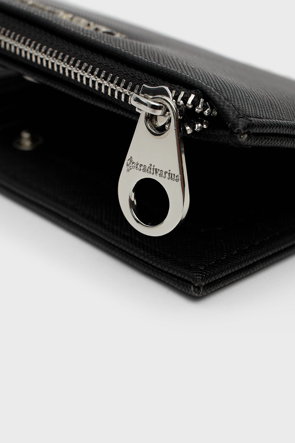 کیف پول زنانه Stradivarius کارت و سکه کیف پول زنانه Stradivarius کارت و سکه