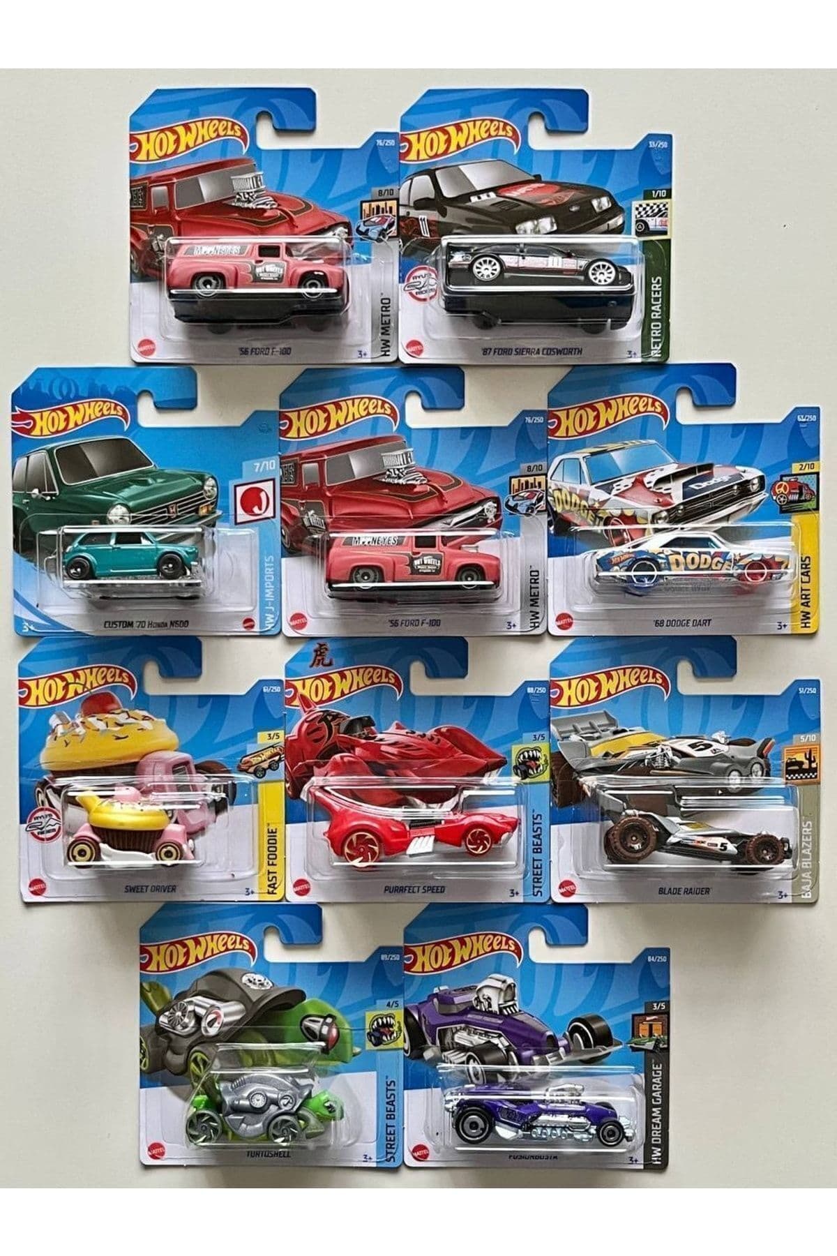 ست شروع ماشین اسباب بازی Hot Wheels ۱۰ تایی با مدلهای متفاوت ست شروع ماشین اسباب بازی Hot Wheels ۱۰ تایی با مدلهای متفاوت
