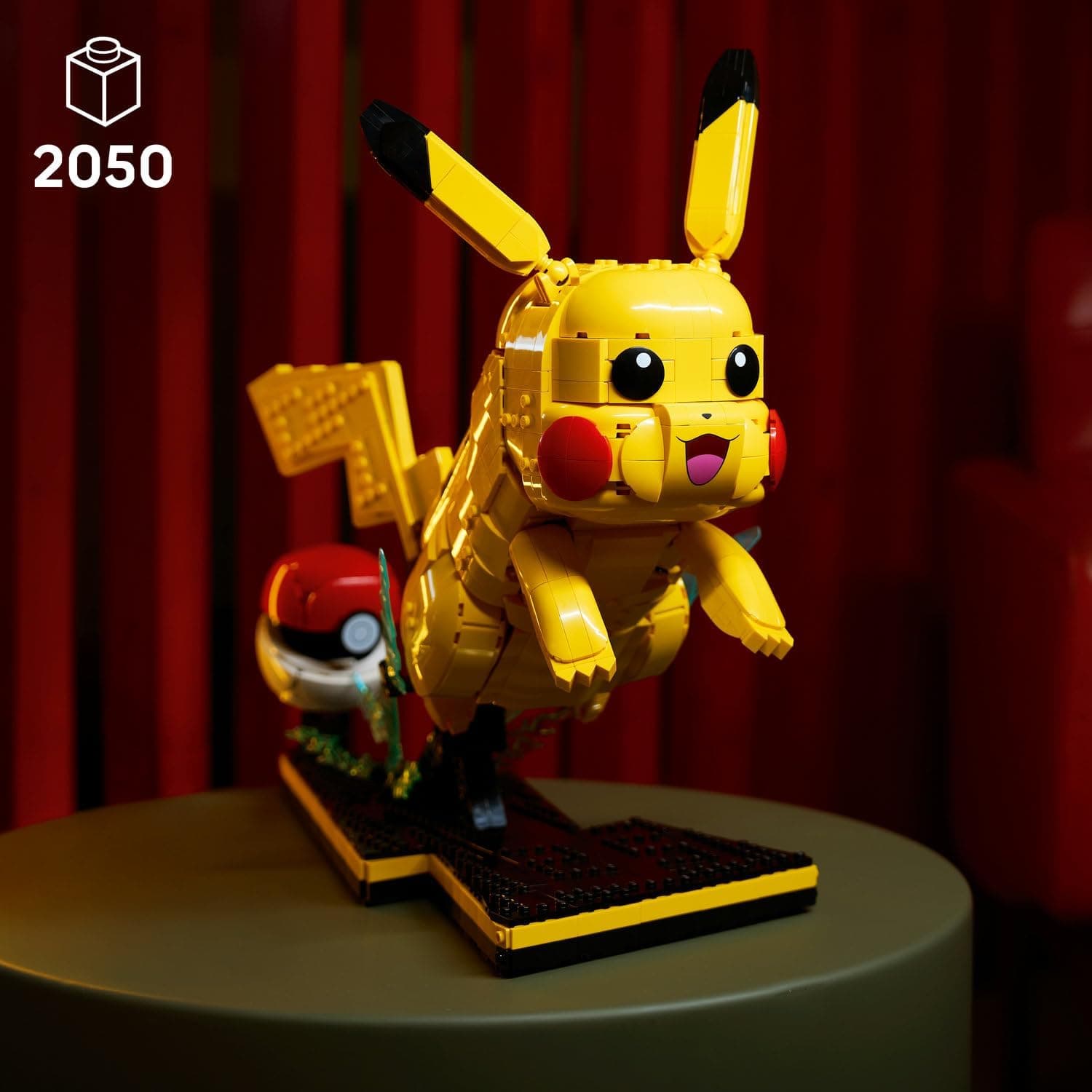 مدل ساخت مجموعۀ دکوری LEGO Pokémon Pikachu و Poké Topu 72152 با ایستگاه قابل تنظیم برای بزرگسالان، 2050 پارچه مدل ساخت مجموعۀ دکوری LEGO Pokémon Pikachu و Poké Topu 72152 با ایستگاه قابل تنظیم برای بزرگسالان، 2050 پارچه