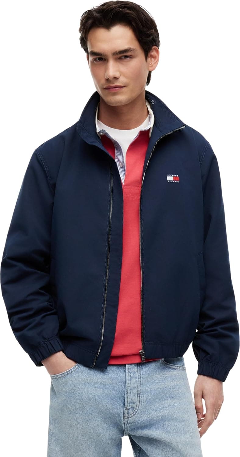 مونت مردانه Tommy Jeans فیت معمولی یقه ایستاده لوگودار مدل DM0DM22720 BDS مونت مردانه Tommy Jeans فیت معمولی یقه ایستاده لوگودار مدل DM0DM22720 BDS