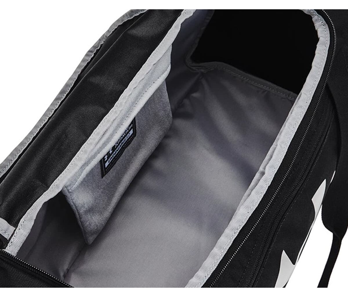 ساک ورزشی زنانه Under Armour UA Undeniable 5.0 Duffle SM 40L مشکی مدل 1369222-001 ساک ورزشی زنانه Under Armour UA Undeniable 5.0 Duffle SM 40L مشکی مدل 1369222-001