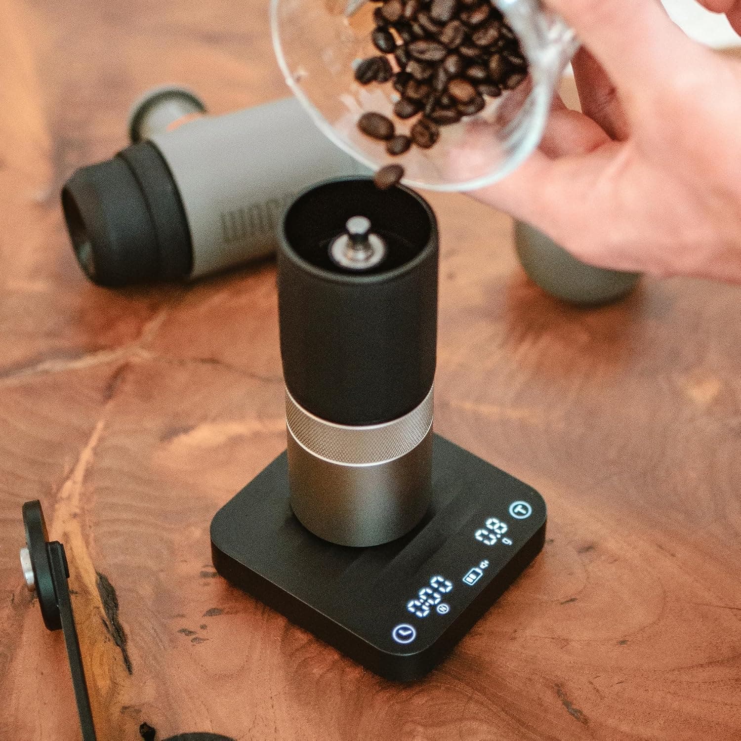 ترازوی قهوه WACACO تایمردار سهحالته شارژی مشکی مدل Exagram Pro ترازوی قهوه WACACO تایمردار سهحالته شارژی مشکی مدل Exagram Pro