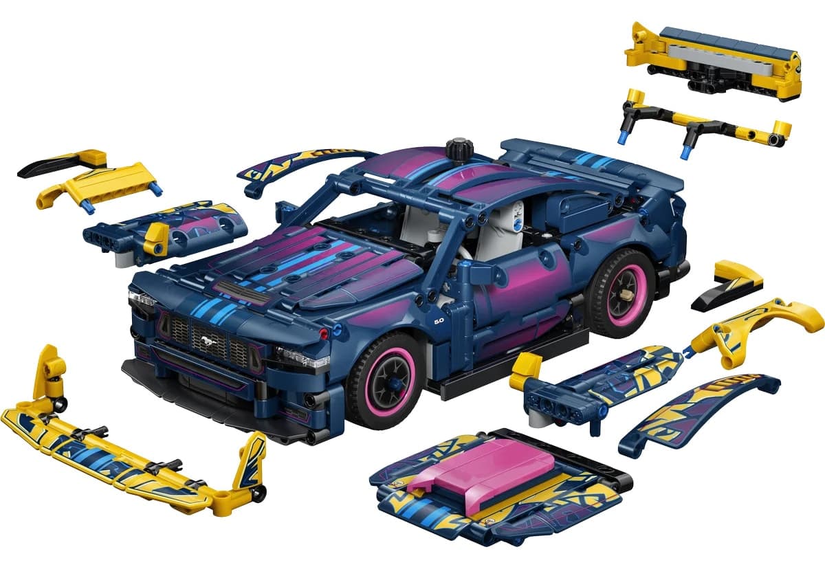 لگو Technic Ford Mustang GT ماشین ساختنی اصلاحشده مدل 42236 973 قطعه لگو Technic Ford Mustang GT ماشین ساختنی اصلاحشده مدل 42236 973 قطعه