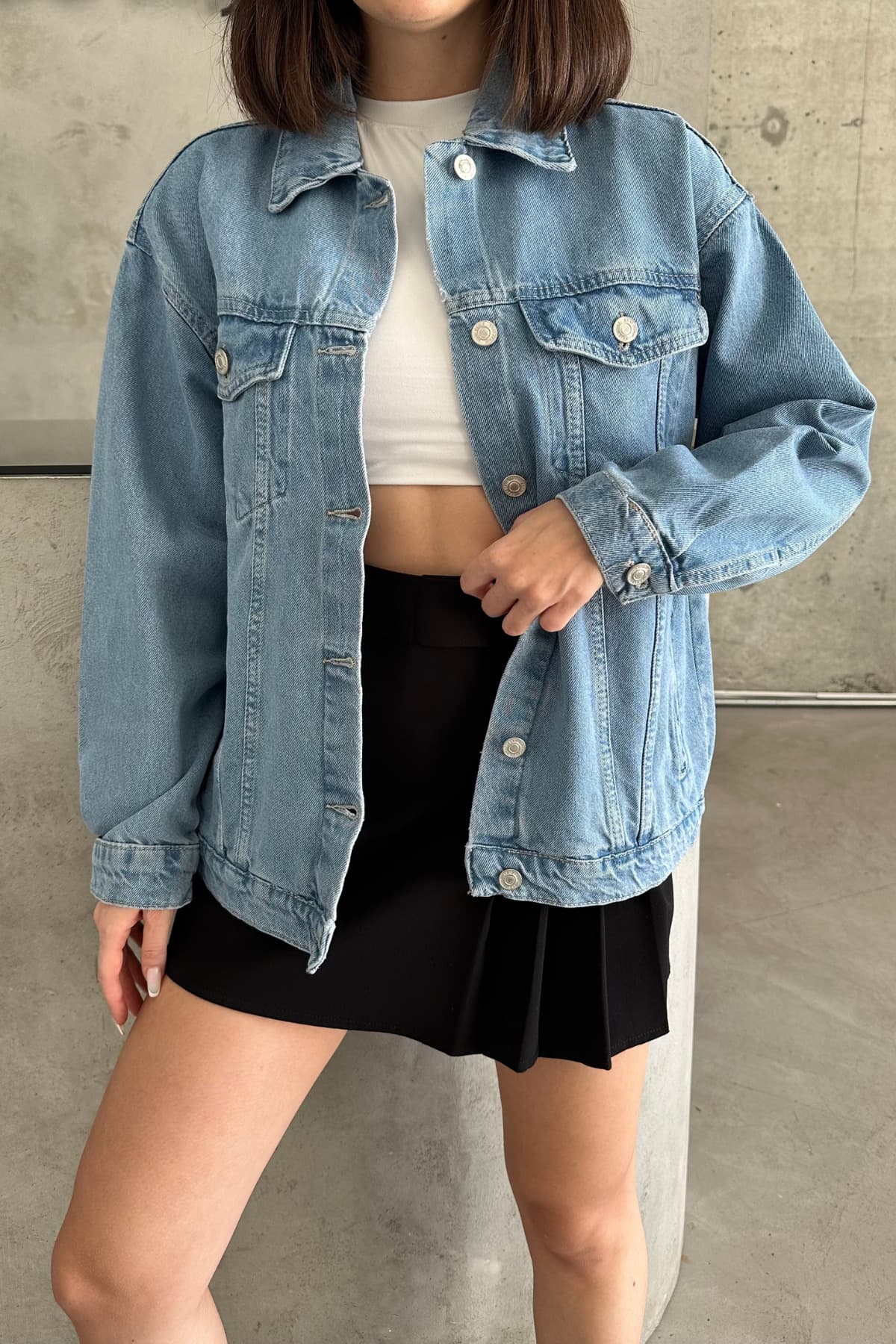 کت جین زنانه XRAY JEANS بلند دکمهدار اورسایز آبی یخی کت جین زنانه XRAY JEANS بلند دکمهدار اورسایز آبی یخی