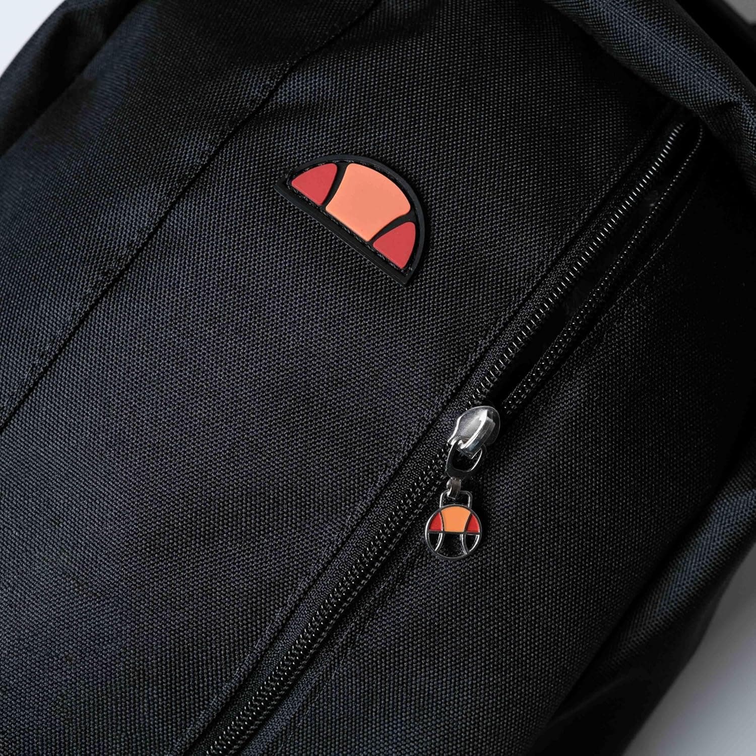 کیف Ellesse مشکی مدل EU201 سایز STD کیف Ellesse مشکی مدل EU201 سایز STD