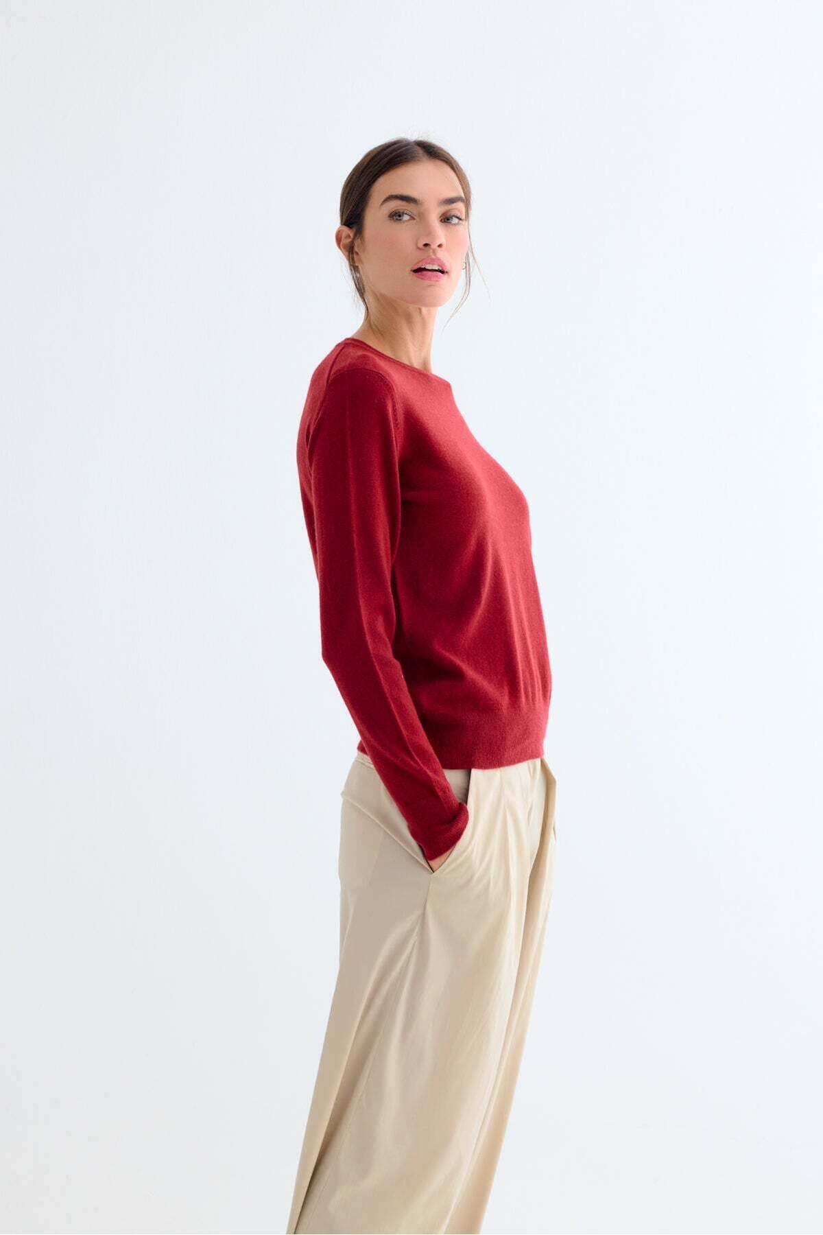 پلیور زنانه Silk and Cashmere کشمیر خالص یقه گرد قرمز آجری مدل Agata پلیور زنانه Silk and Cashmere کشمیر خالص یقه گرد قرمز آجری مدل Agata