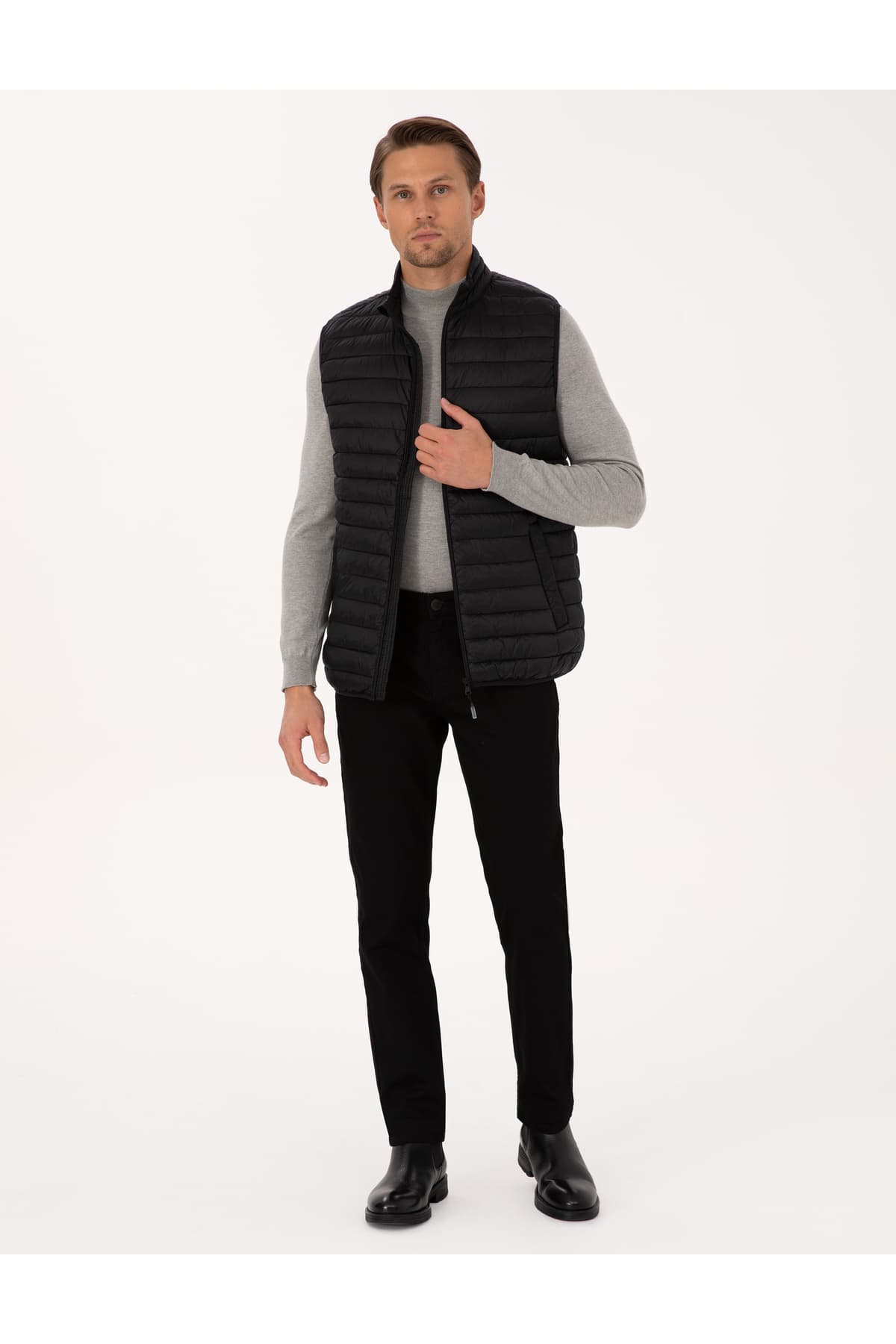 جلیقه مردانه Pierre Cardin مشکی کاپیتونه مدل 50313897-VR046 جلیقه مردانه Pierre Cardin مشکی کاپیتونه مدل 50313897-VR046