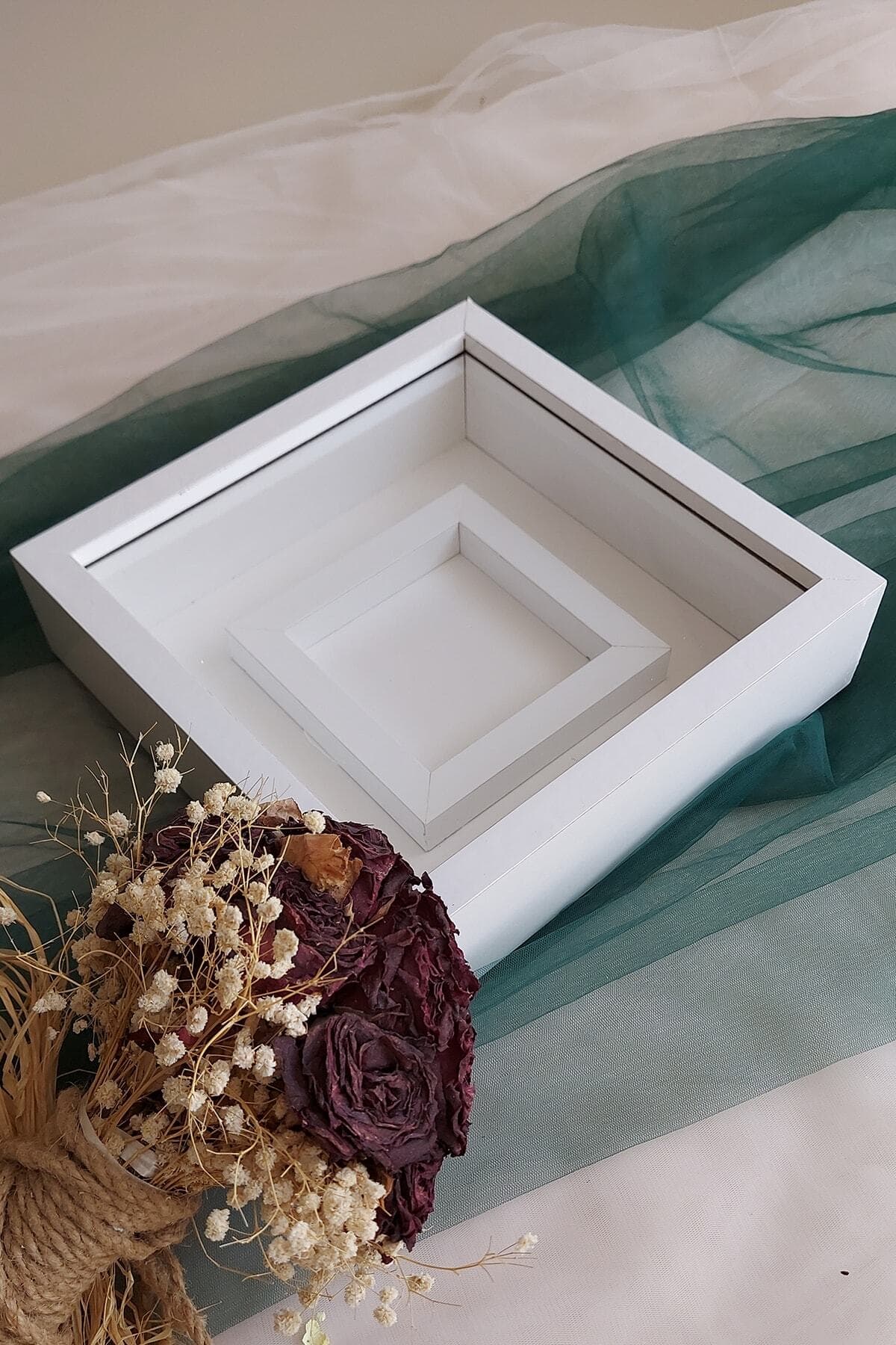 قاب Verda Çerçeve با LED و بخش عکس ابعاد 25x25x7 cm قاب Verda Çerçeve با LED و بخش عکس ابعاد 25x25x7 cm