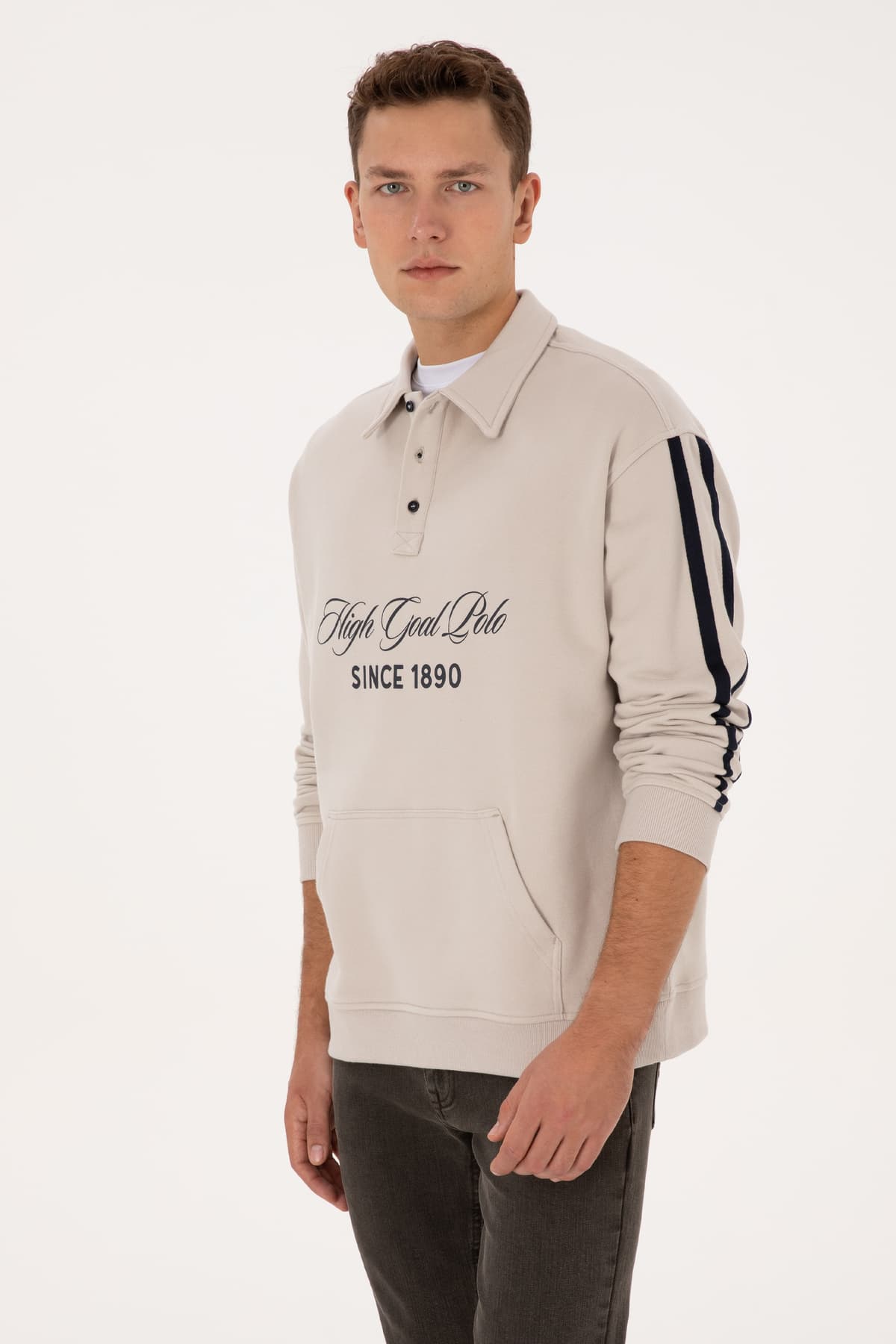 سوئیشرت مردانه U.S. Polo Assn. اورسایز یقه پولو سنگی مدل 50308942-VR049 سوئیشرت مردانه U.S. Polo Assn. اورسایز یقه پولو سنگی مدل 50308942-VR049