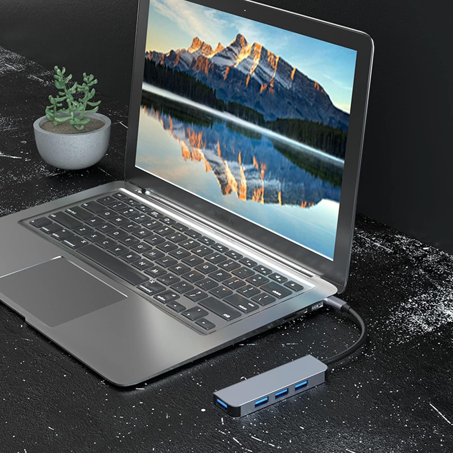 هاب USB 3.0 چهار پورت ROTOPATA با کابل 3.9 فوت هاب USB 3.0 چهار پورت ROTOPATA با کابل 3.9 فوت