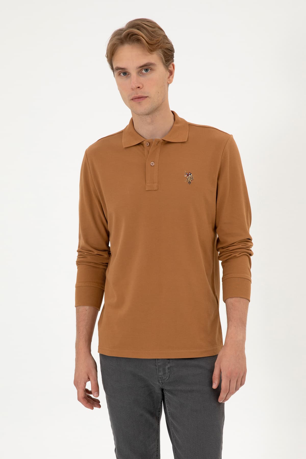 سوئیشرت مردانه U.S. Polo Assn. بیسیک فیت معمولی یقه پولو شتری مدل 50313772-VR233 سوئیشرت مردانه U.S. Polo Assn. بیسیک فیت معمولی یقه پولو شتری مدل 50313772-VR233