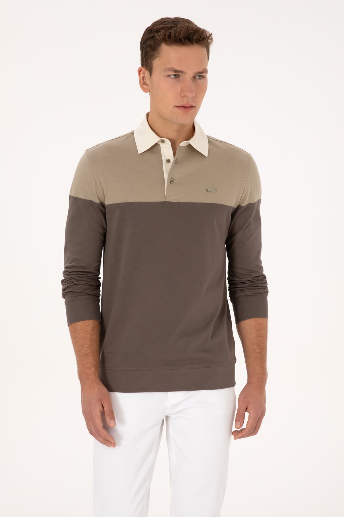 سوئیشرت مردانه U.S. Polo Assn. فیت معمولی یقه پولو خاکی روشن مدل 50316428-VR183 سوئیشرت مردانه U.S. Polo Assn. فیت معمولی یقه پولو خاکی روشن مدل 50316428-VR183