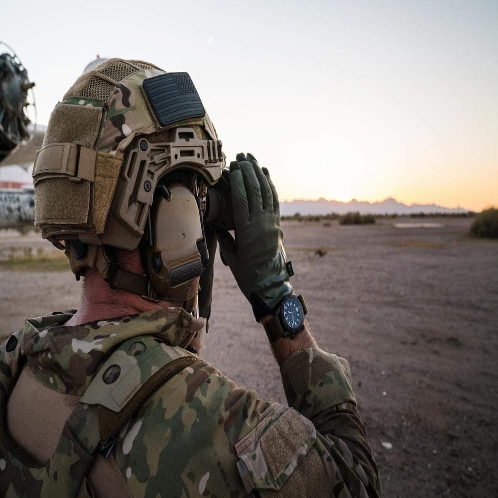 دوربین دوچشمی Steiner Tactical Series سبک دوربین دوچشمی Steiner Tactical Series سبک