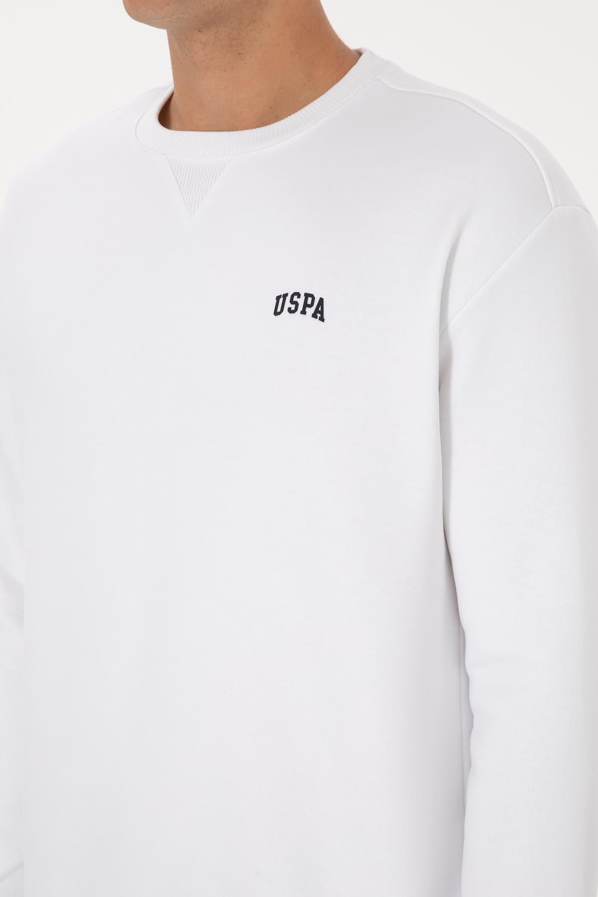 سوئیشرت مردانه U.S. Polo Assn. فیت راحت یقه گرد داخل پرزدار سفید مدل 50313757-VR013 سوئیشرت مردانه U.S. Polo Assn. فیت راحت یقه گرد داخل پرزدار سفید مدل 50313757-VR013