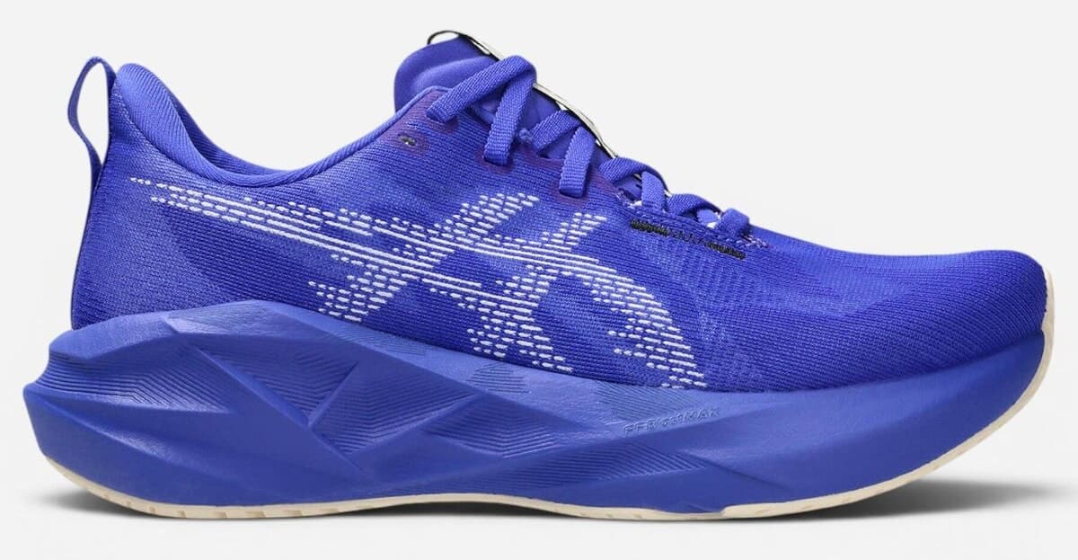 کفش دویدن زنانه Asics آبی مدل NOVABLAST 5 1012B765-403 کفش دویدن زنانه Asics آبی مدل NOVABLAST 5 1012B765-403