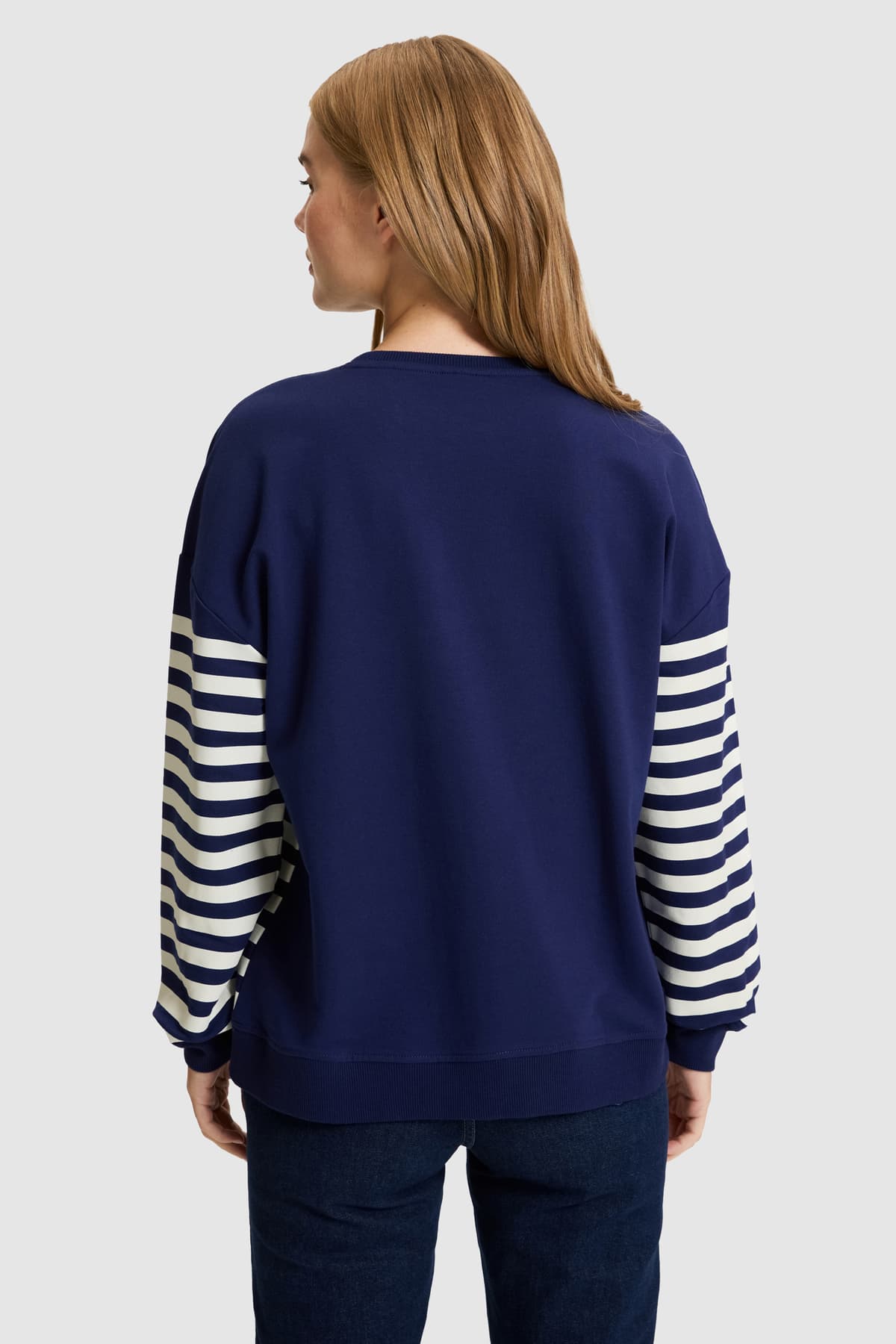 سوئیشرت زنانه U.S. Polo Assn. سرمهای روشن مدل 50328990-VR059 سوئیشرت زنانه U.S. Polo Assn. سرمهای روشن مدل 50328990-VR059