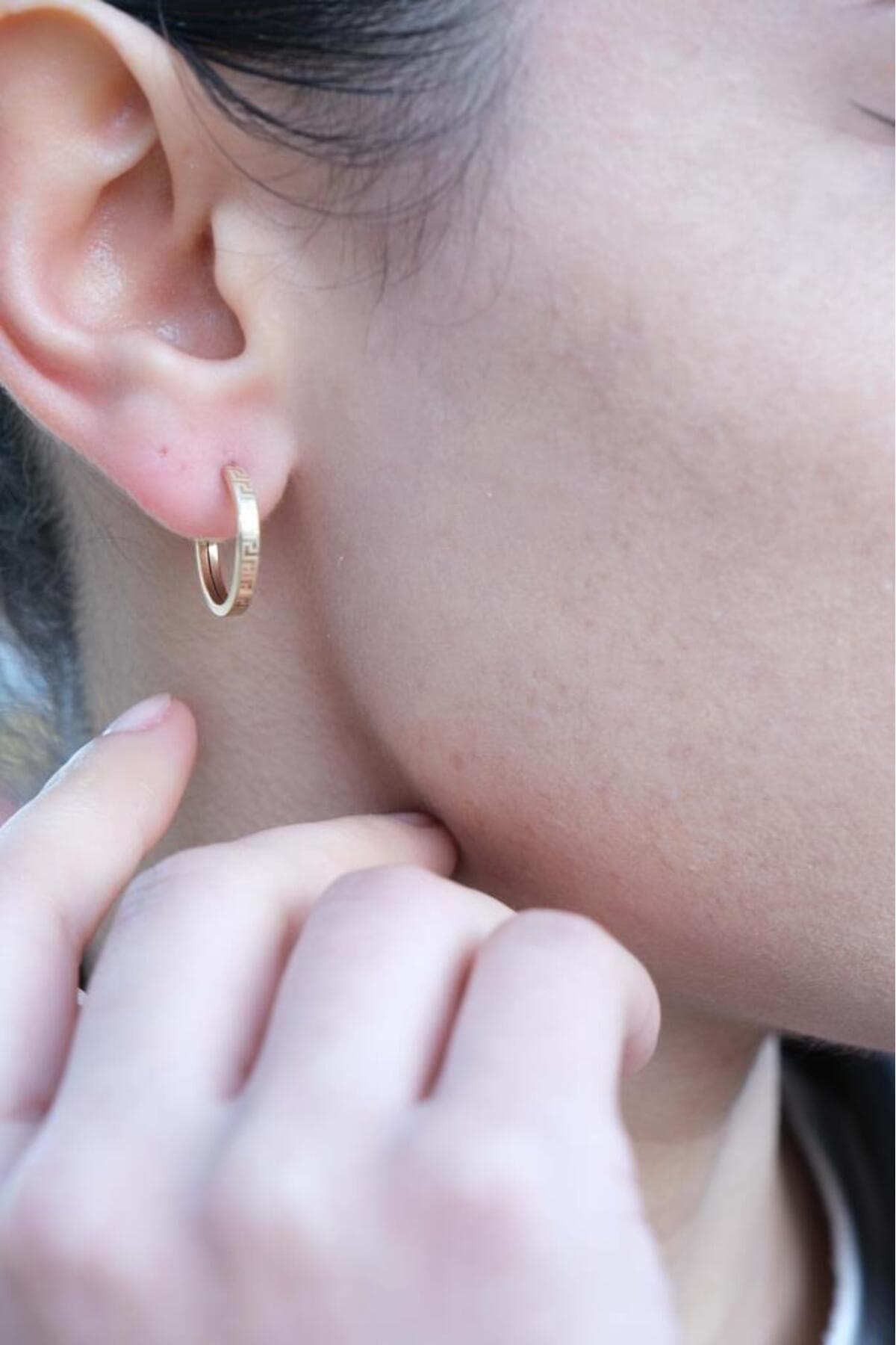 گوشواره حلقهای زنانه Tufanlar Kuyumculuk طلایی ساده 1.6 cm قفل مخفی گوشواره حلقهای زنانه Tufanlar Kuyumculuk طلایی ساده 1.6 cm قفل مخفی