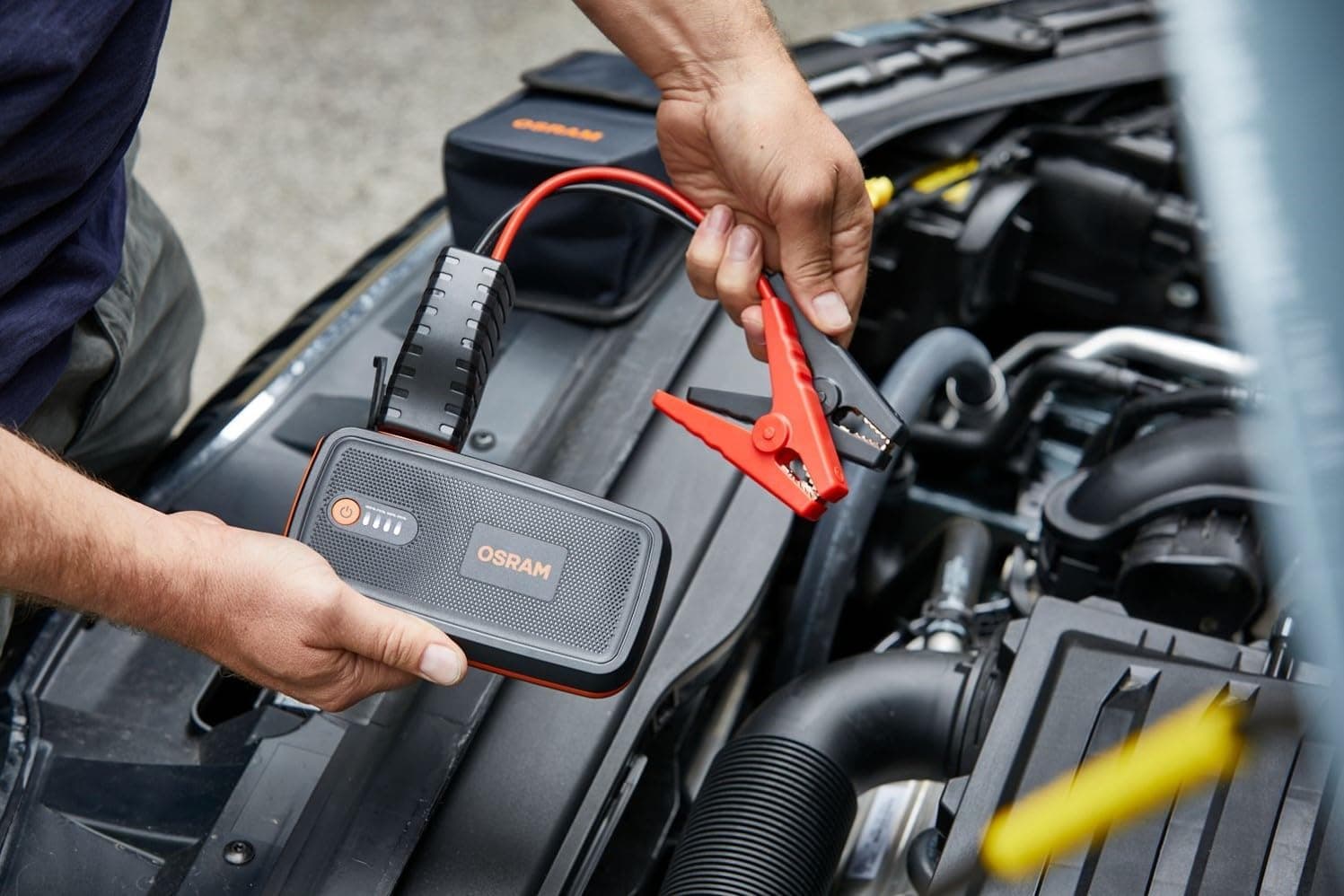 جامپاستارتر خودرو Osram لیتیومی با پاوربانک 6000mAh و جریان 500A مدل Batterystart200 جامپاستارتر خودرو Osram لیتیومی با پاوربانک 6000mAh و جریان 500A مدل Batterystart200