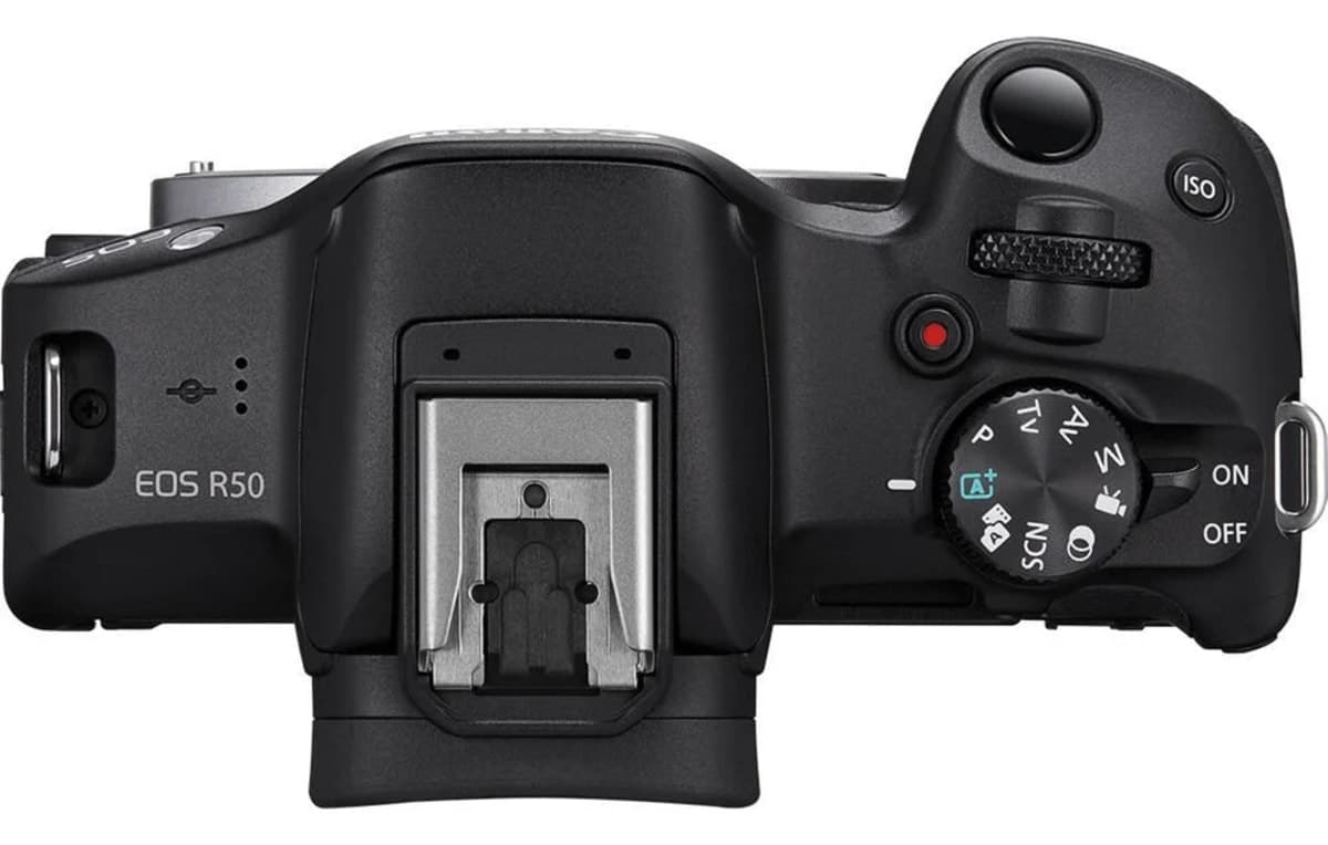 دوربین عکاسی Canon مدل EOS R50 با لنز RF-S 18-150mm IS STM کیت دوربین عکاسی Canon مدل EOS R50 با لنز RF-S 18-150mm IS STM کیت