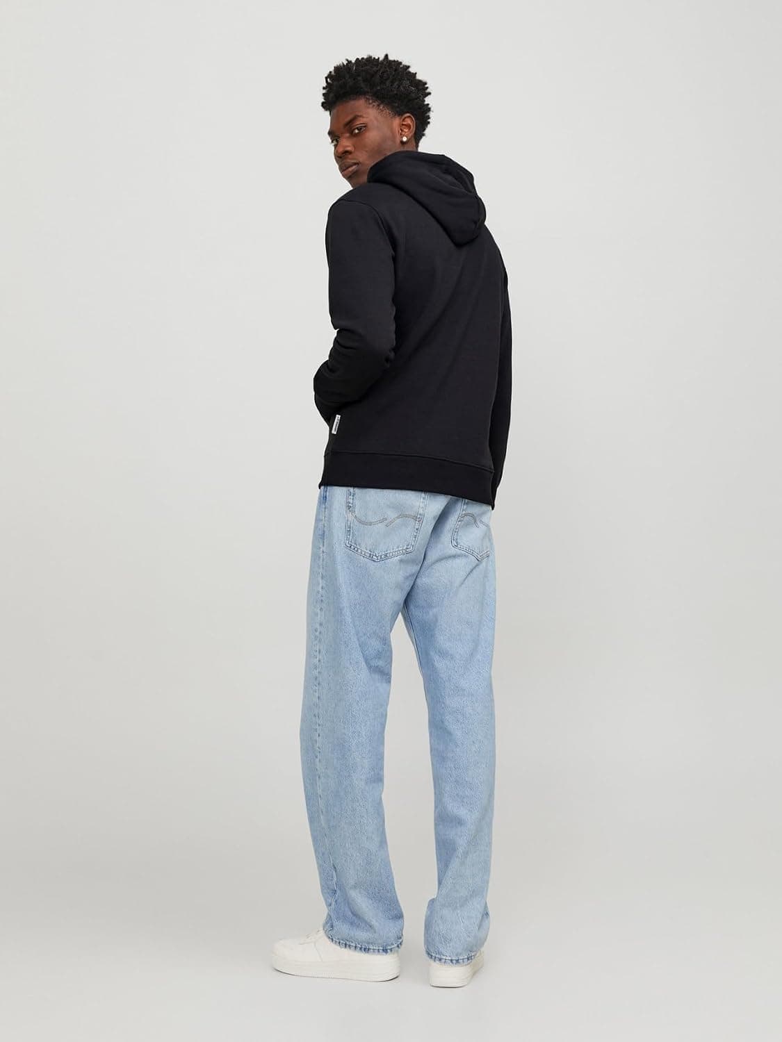 سوئیشرت مردانه Jack & Jones مشکی مدل JORLAKEWOOD SWEAT HOOD BF LN سایز M سوئیشرت مردانه Jack & Jones مشکی مدل JORLAKEWOOD SWEAT HOOD BF LN سایز M