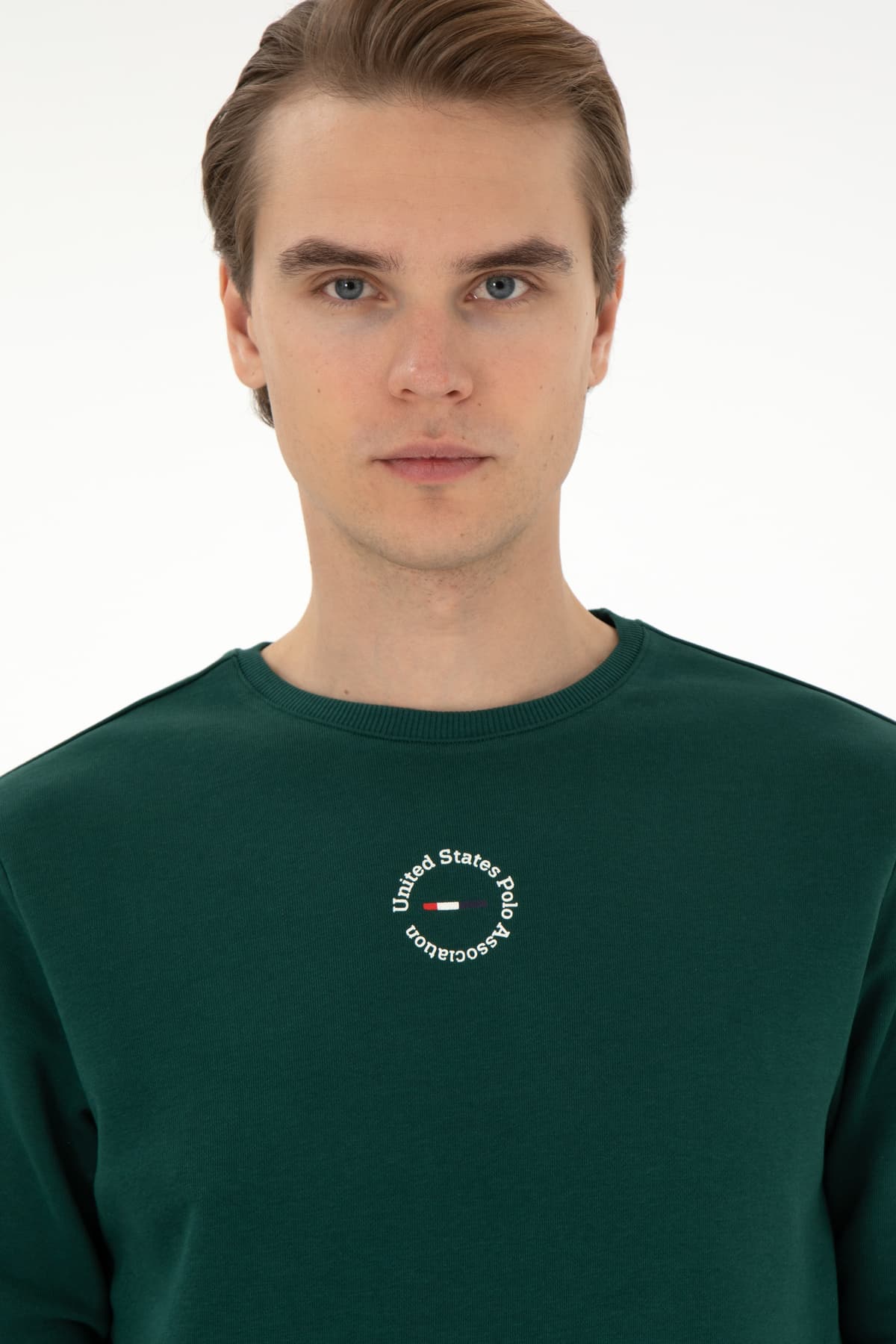 سوئیشرت مردانه U.S. Polo Assn. فیت معمولی یقه گرد سبز تیره مدل 50293436-VR079 سوئیشرت مردانه U.S. Polo Assn. فیت معمولی یقه گرد سبز تیره مدل 50293436-VR079