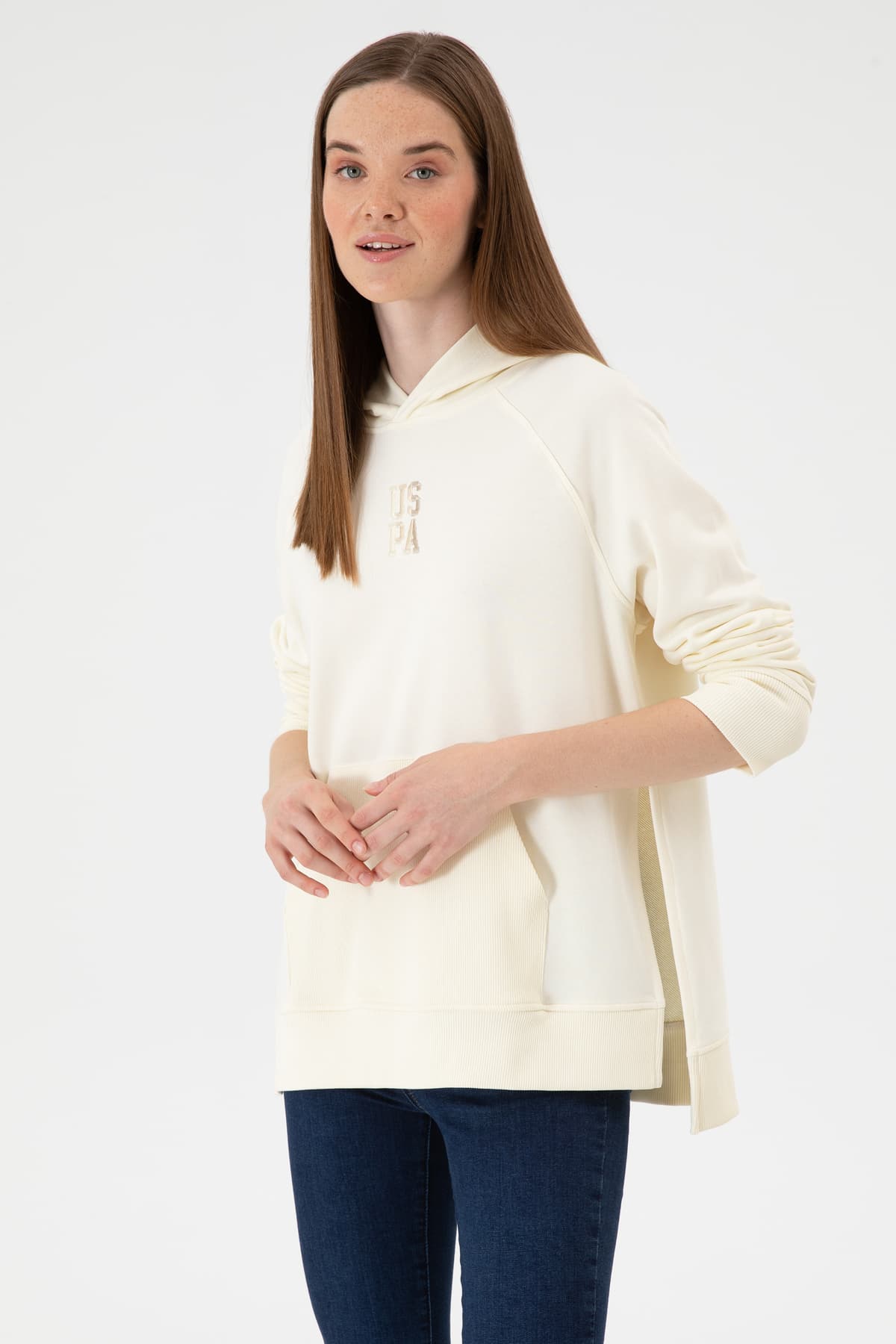 سوئیشرت زنانه U.S. Polo Assn. کرم کلاهدار با چاک مدل 50313611-VR256 سوئیشرت زنانه U.S. Polo Assn. کرم کلاهدار با چاک مدل 50313611-VR256