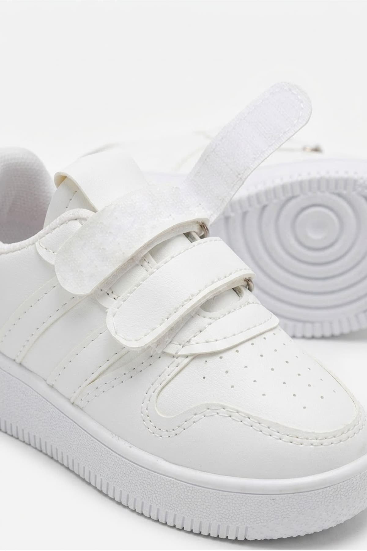 کفش اسپرت بچگانه یونیسکس İmerShoes سفید چسبی دو نوار سبک و راحت مدل ZL001 کفش اسپرت بچگانه یونیسکس İmerShoes سفید چسبی دو نوار سبک و راحت مدل ZL001