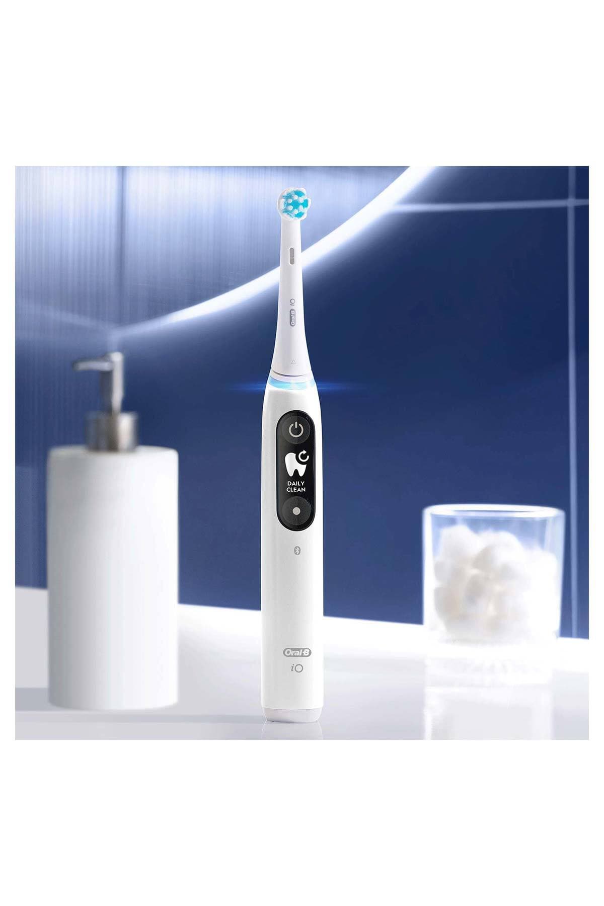 مسواک برقی شارژی Oral-B سفید مدل iO - 6 مسواک برقی شارژی Oral-B سفید مدل iO - 6