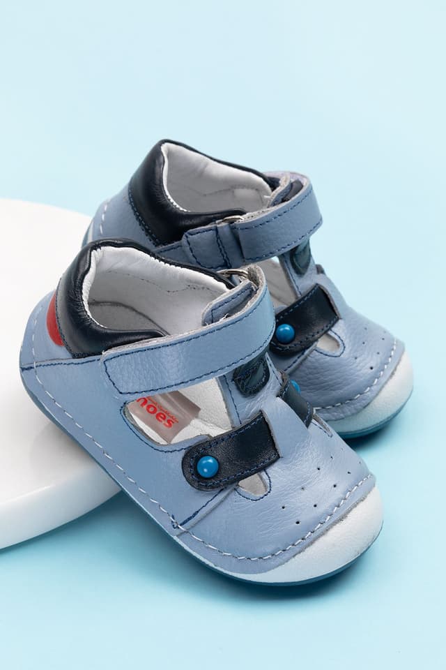صندل پسرانه Windy Shoes چرم طبیعی Solo آبی یخی ارتوپدی اولین قدم صندل پسرانه Windy Shoes چرم طبیعی Solo آبی یخی ارتوپدی اولین قدم