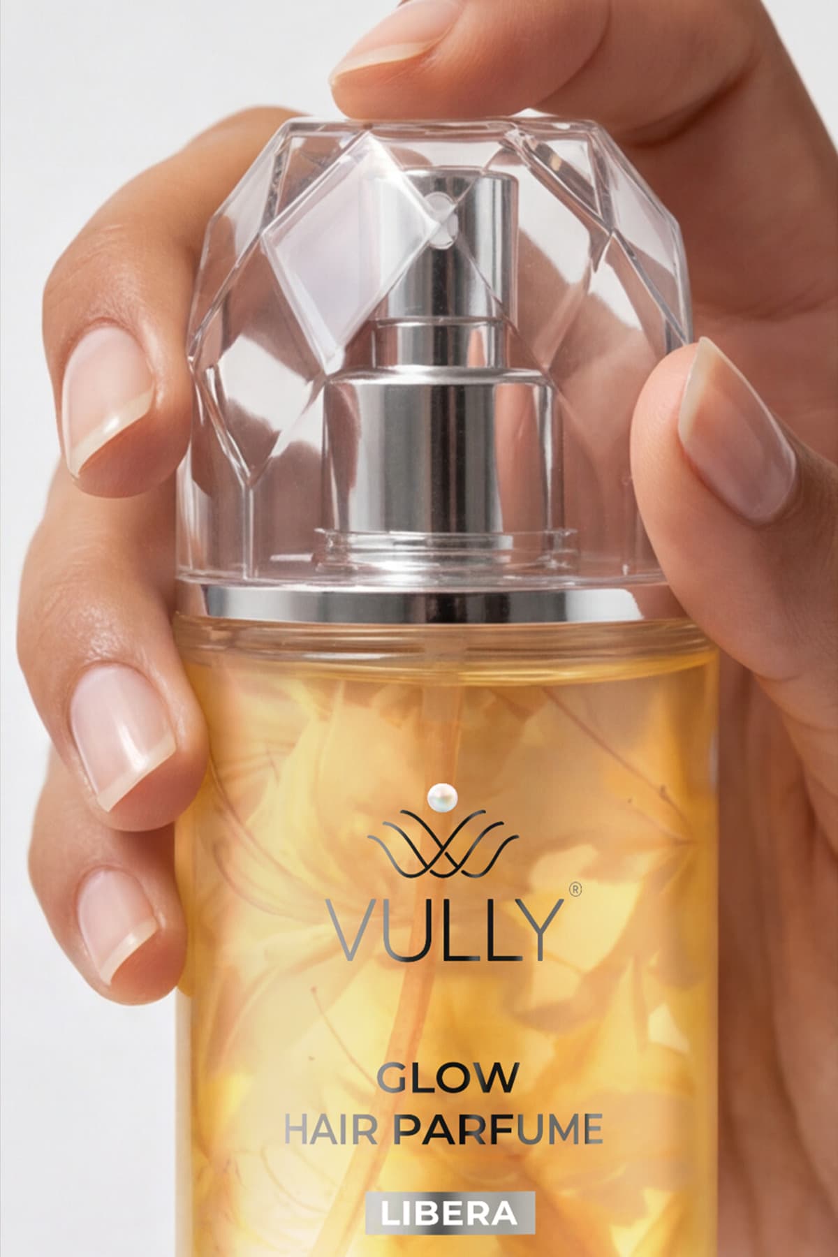 عطر مو VULLY Glow Libera با روغن آرگان و Panthenol، مغذی و درخشانکننده 100 Ml عطر مو VULLY Glow Libera با روغن آرگان و Panthenol، مغذی و درخشانکننده 100 Ml
