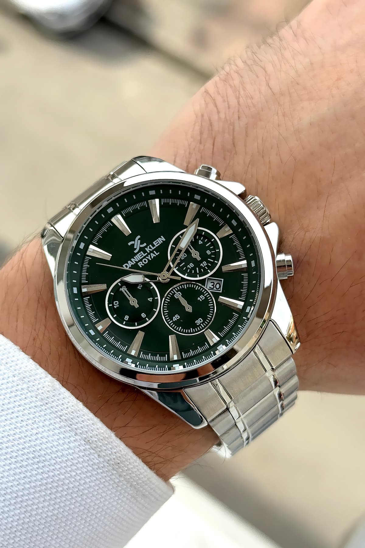 ساعت مچی مردانه Daniel Klein بند نقرهای صفحه سبز گارانتی ۲۴ ماهه ساعت مچی مردانه Daniel Klein بند نقرهای صفحه سبز گارانتی ۲۴ ماهه