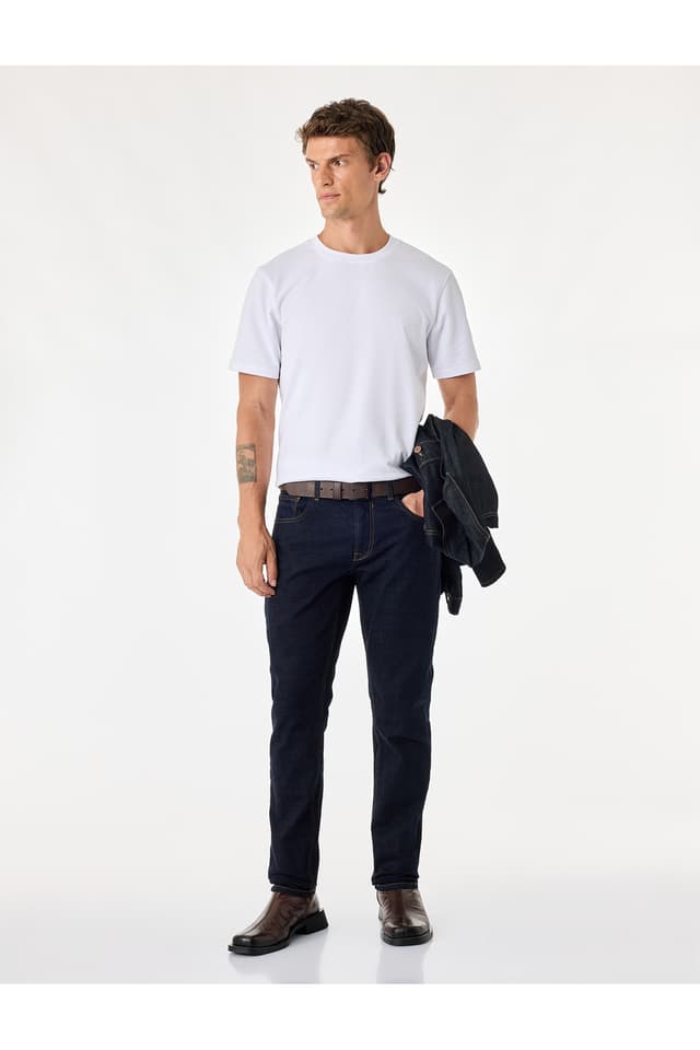شلوار جین مردانه Koton نخی Slim Fit کمر معمولی با جیب شلوار جین مردانه Koton نخی Slim Fit کمر معمولی با جیب