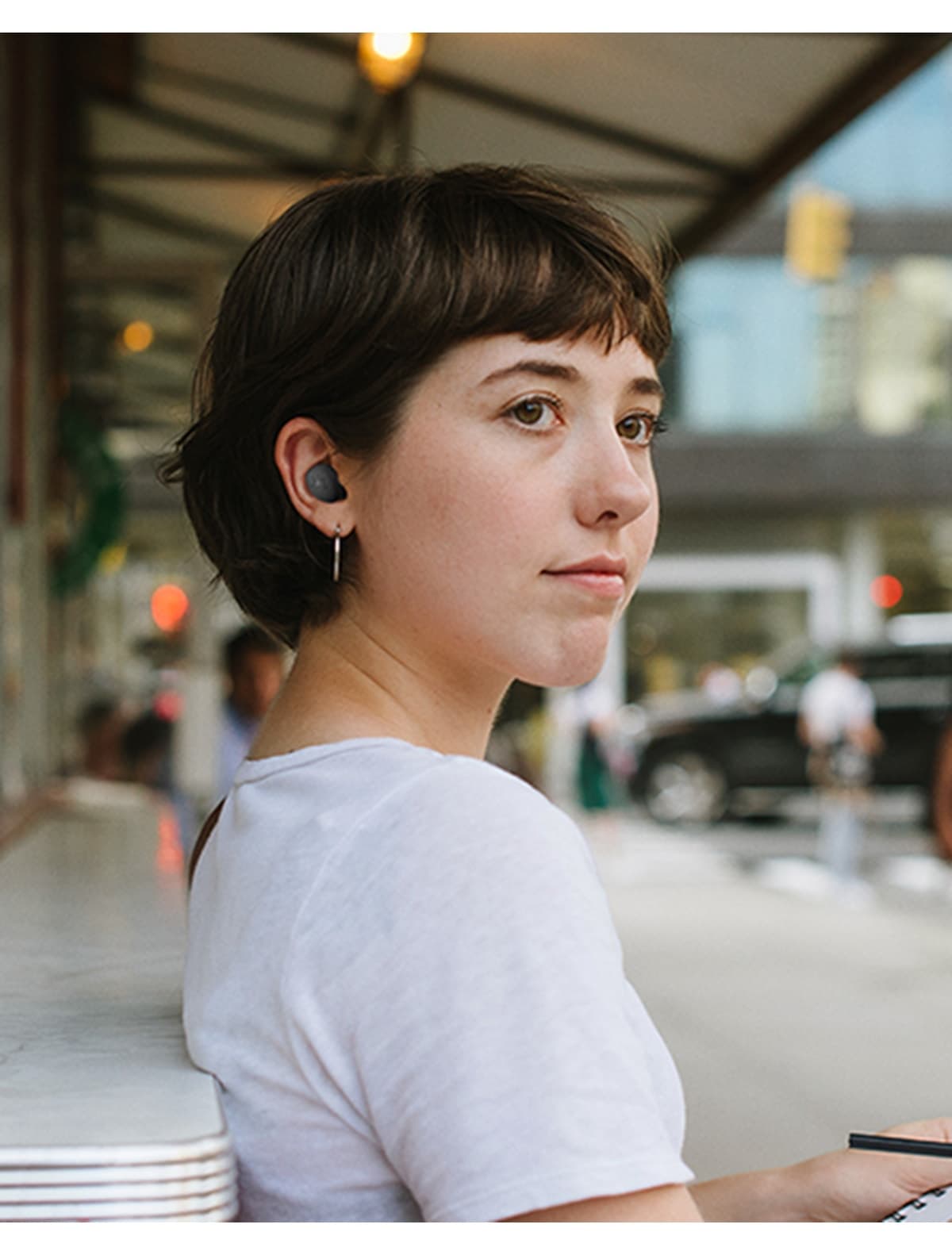 هدفون داخل گوشی بیسیم JBL سفید مدل Wave Buds2 هدفون داخل گوشی بیسیم JBL سفید مدل Wave Buds2